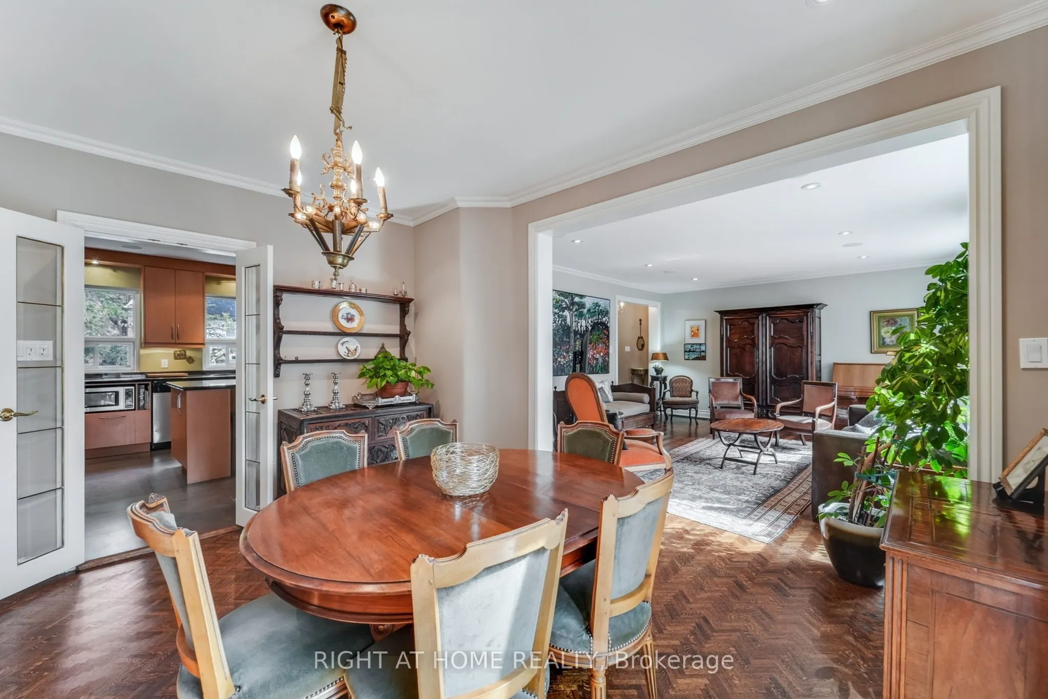 25 Clarendon Avenue