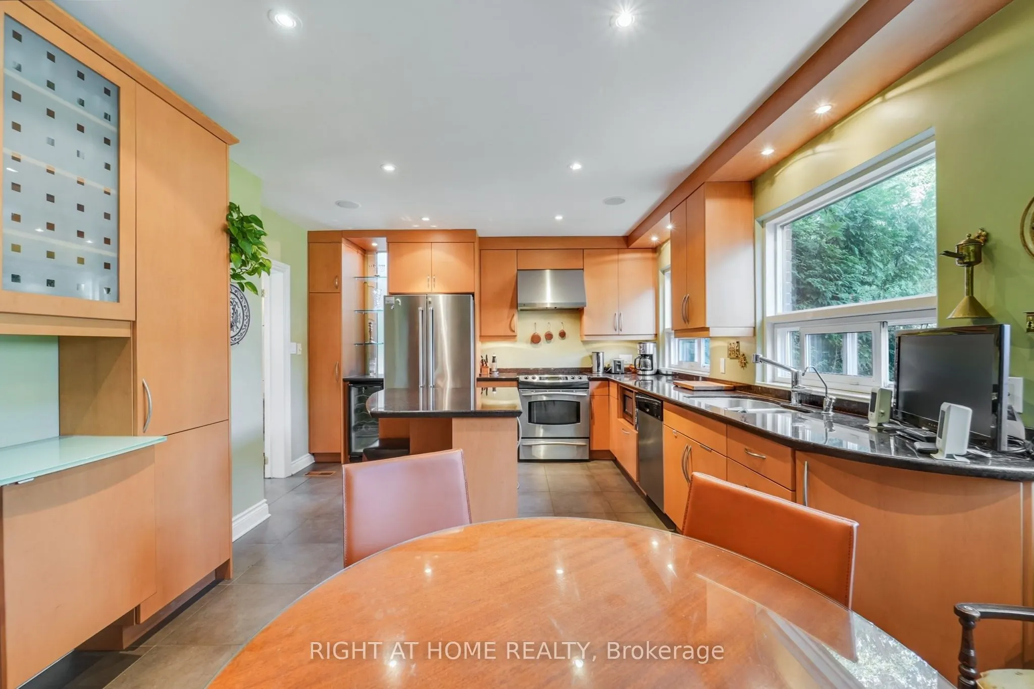 25 Clarendon Avenue