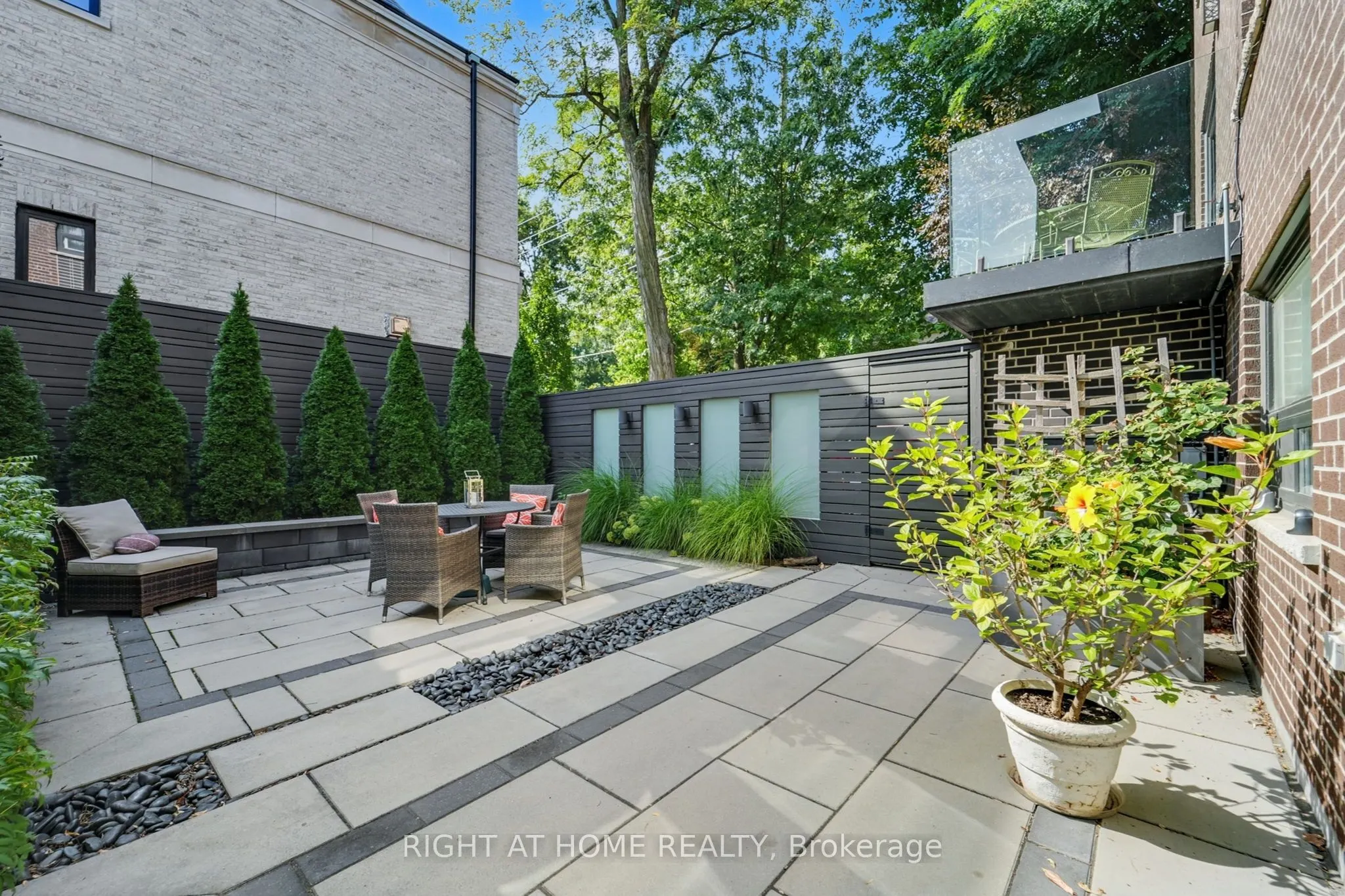 25 Clarendon Avenue