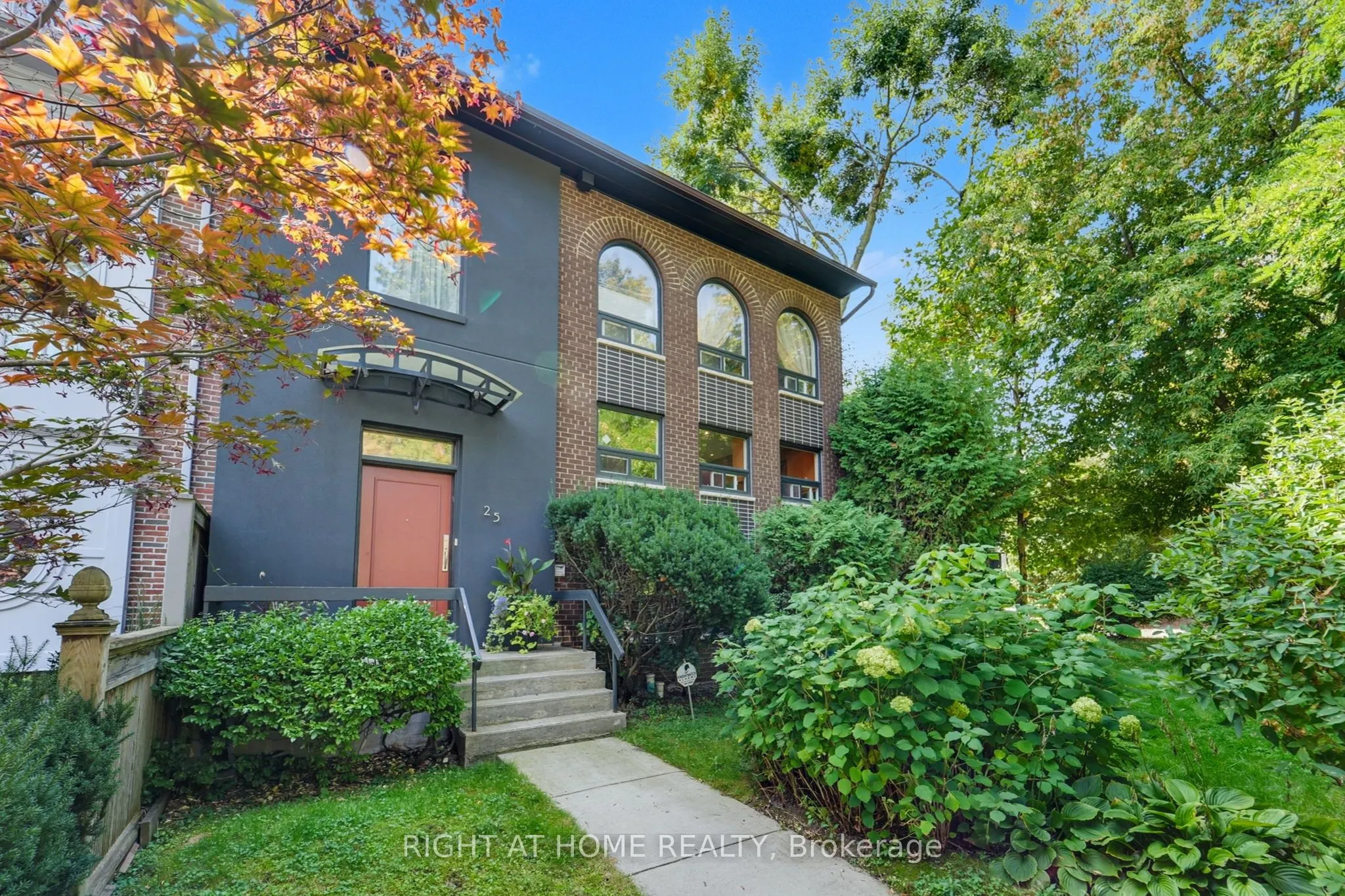 25 Clarendon Avenue