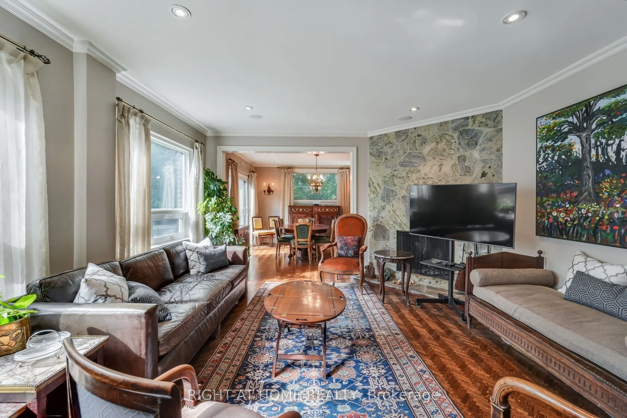 25 Clarendon Avenue