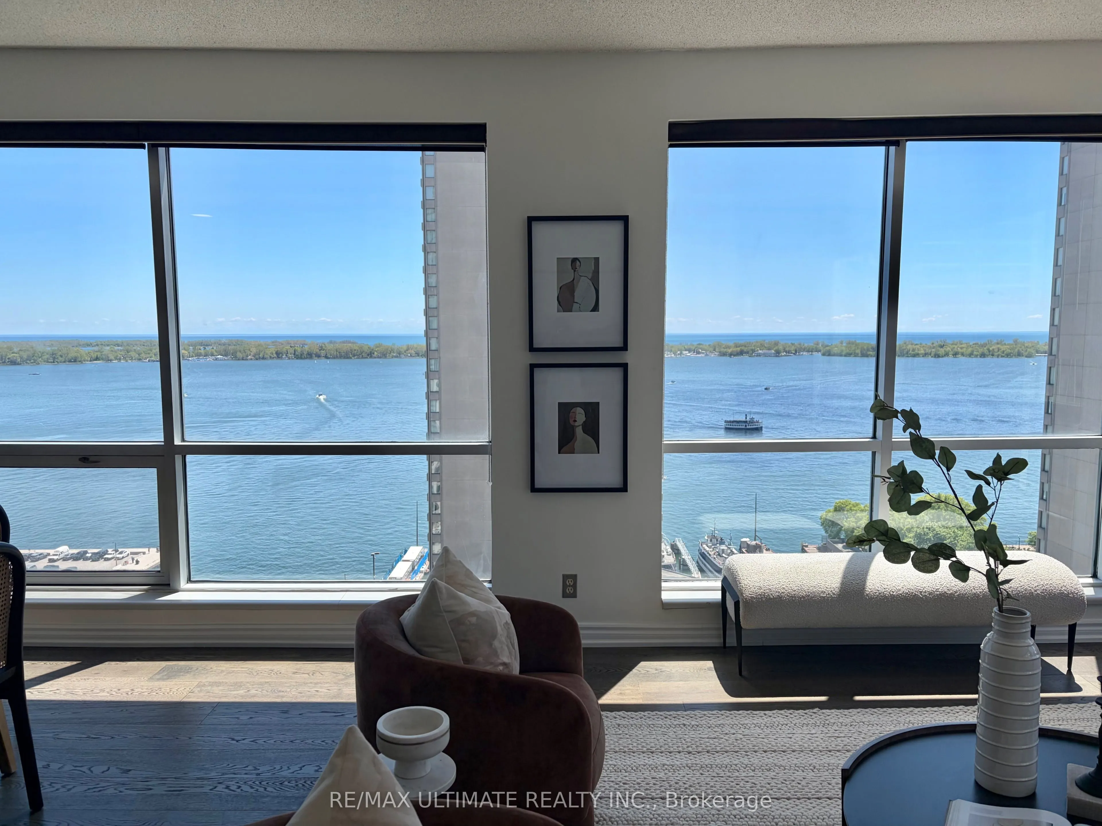 10 Queens Quay W #2206