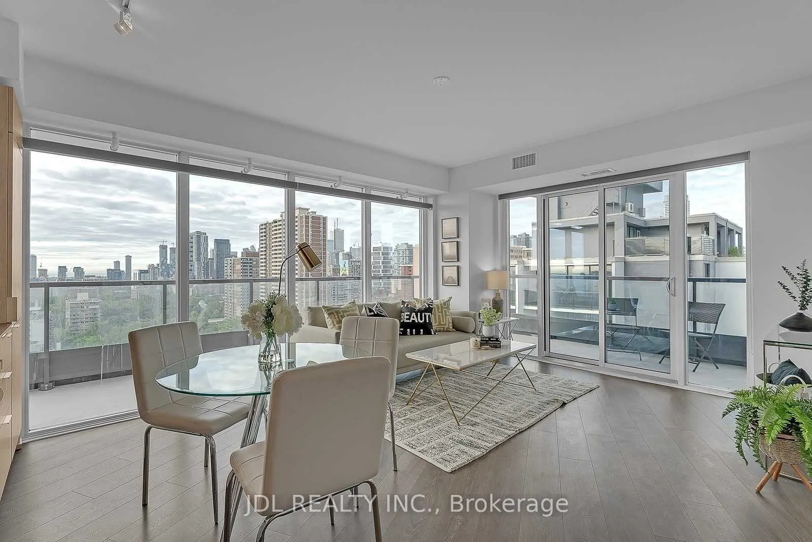 159 Wellesley Street E #1308