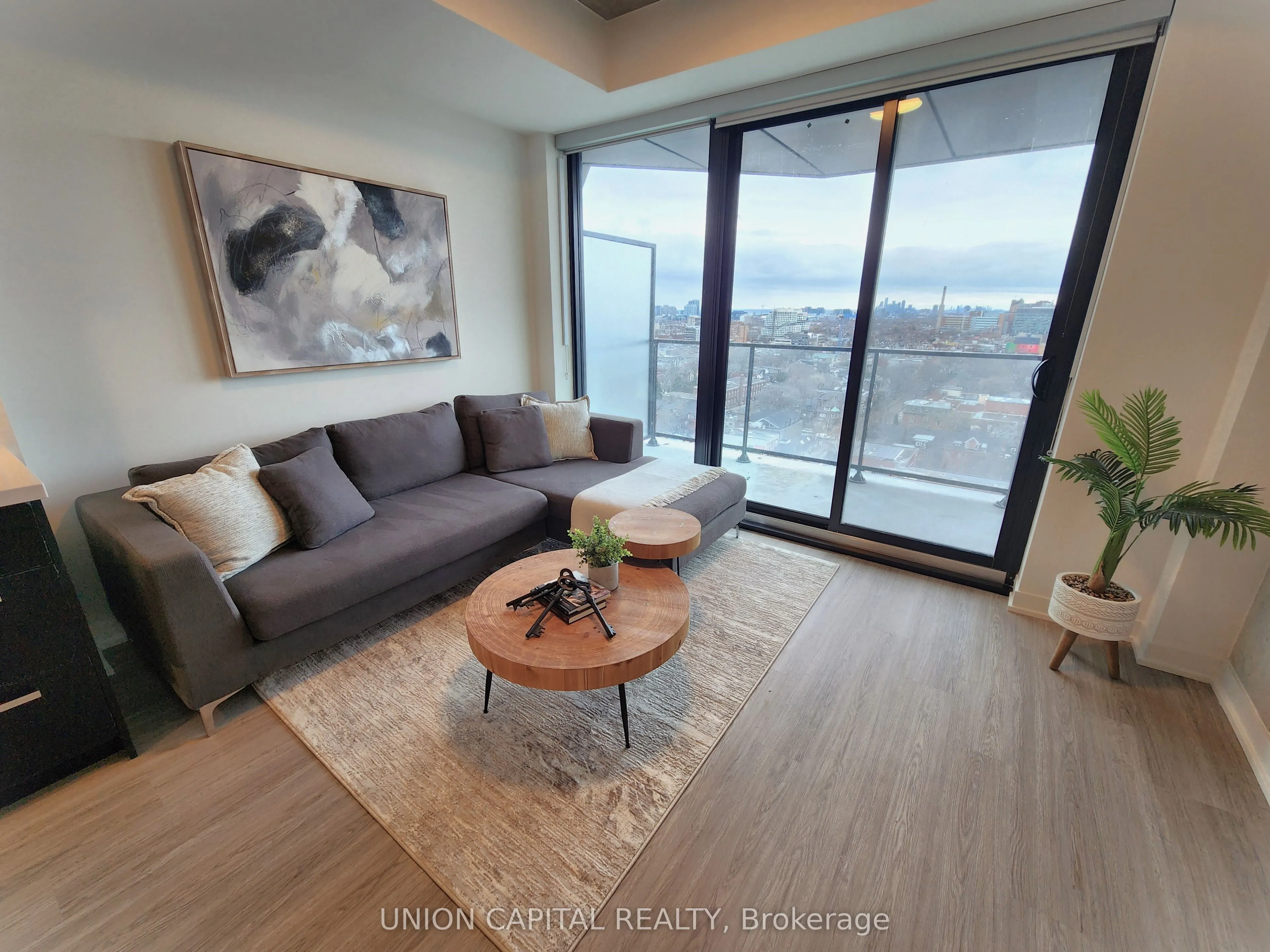195 McCaul Street #1601