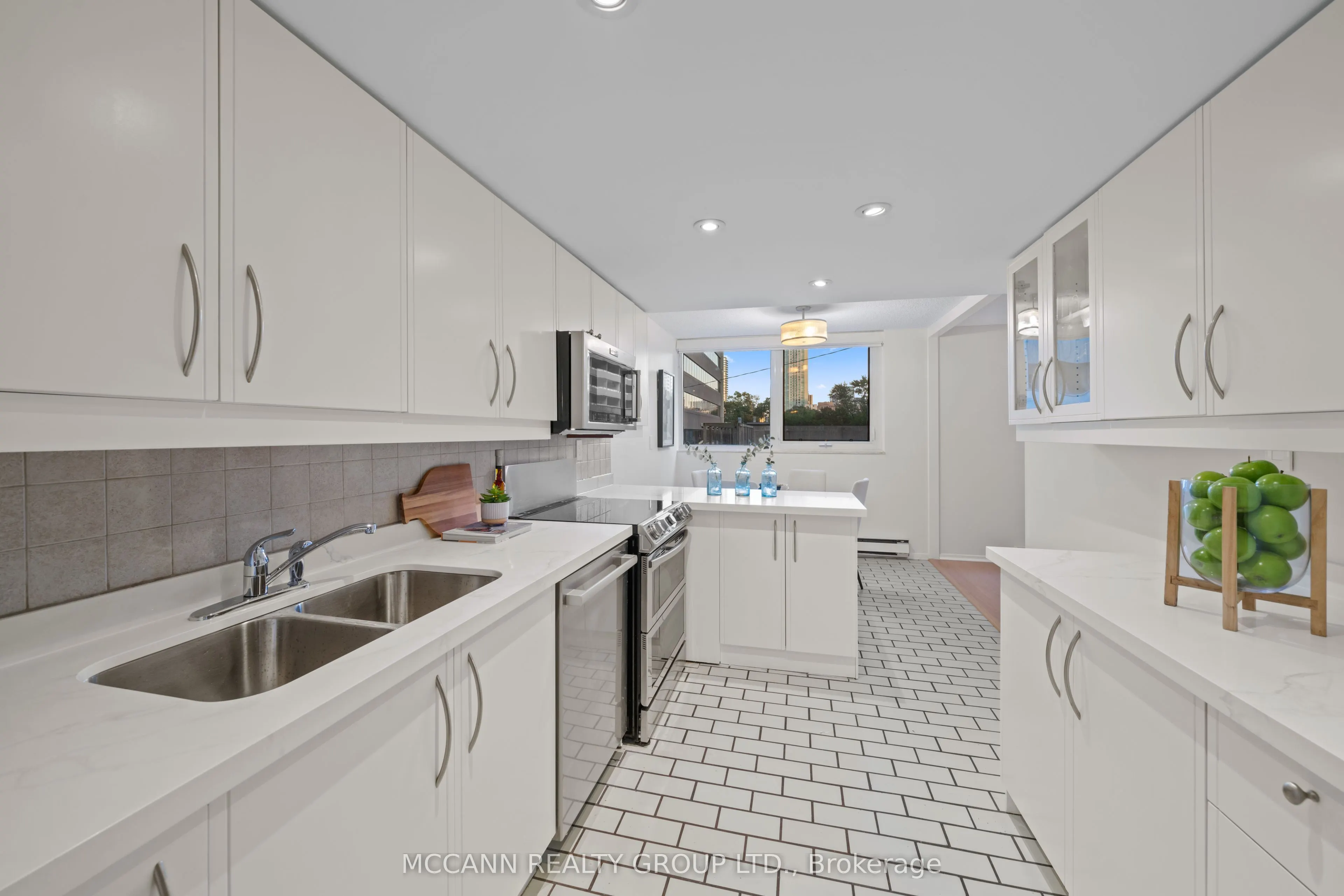 360 Bloor Street E #301