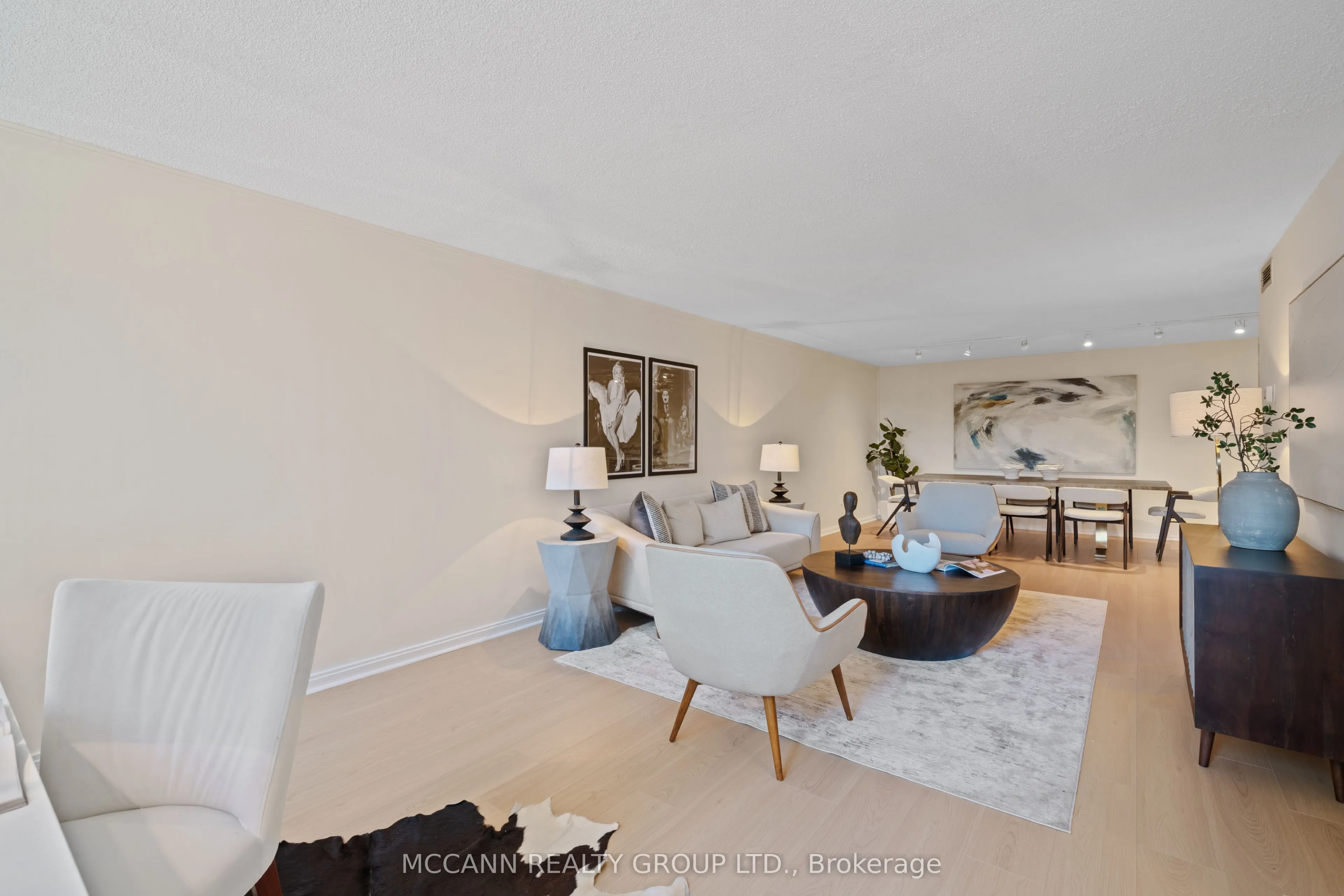 360 Bloor Street E #301