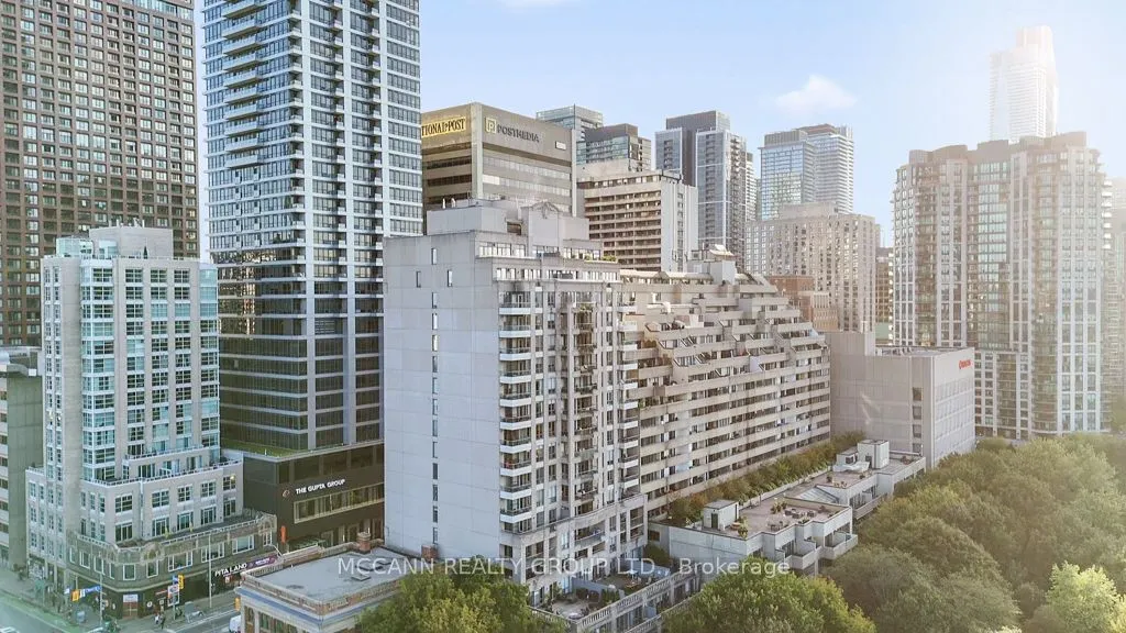 360 Bloor Street E #301
