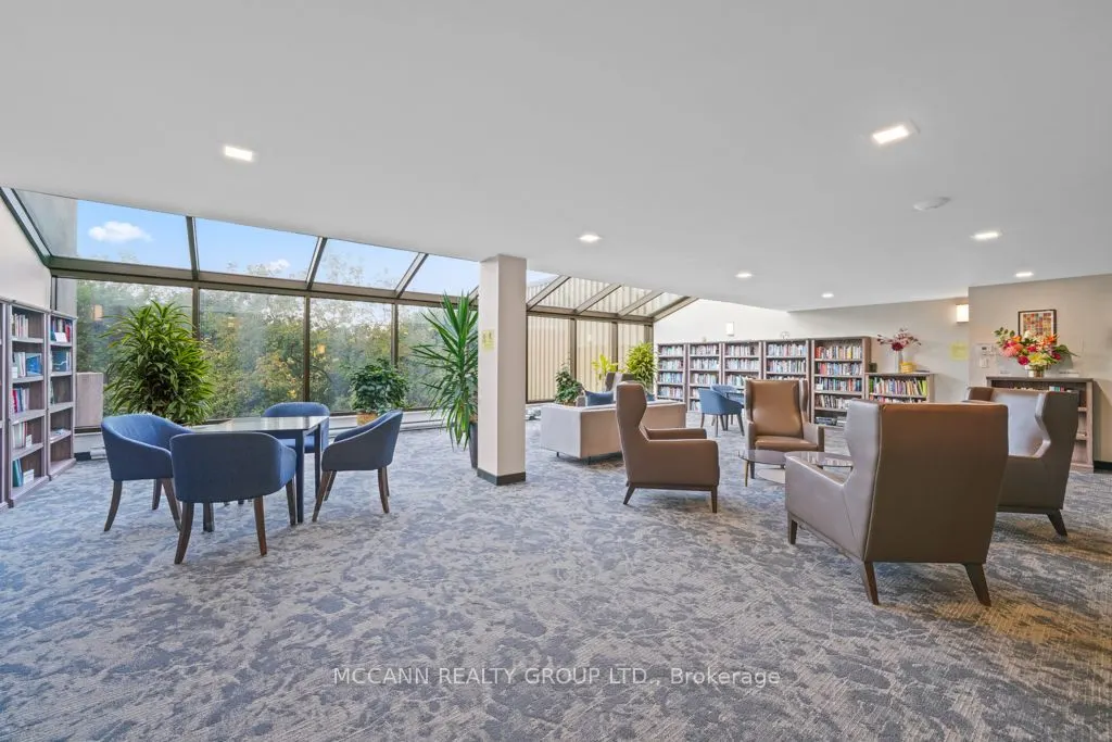 360 Bloor Street E #301