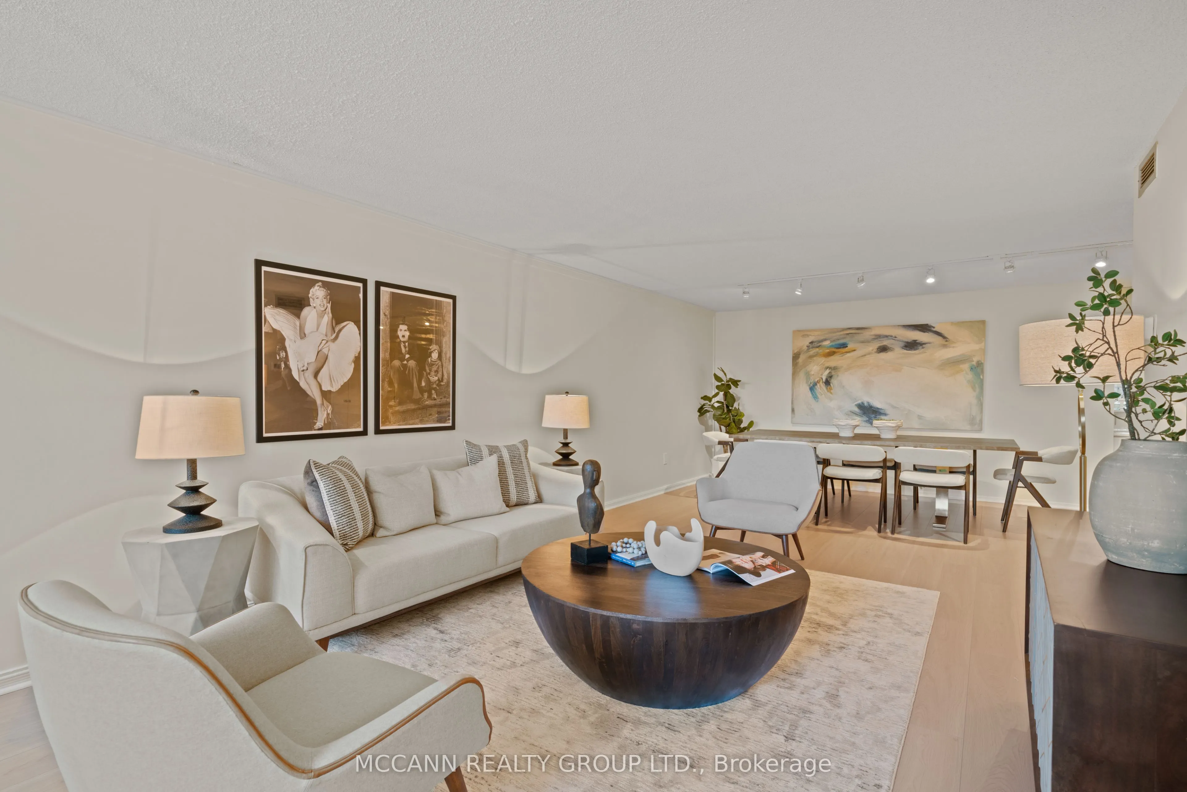 360 Bloor Street E #301
