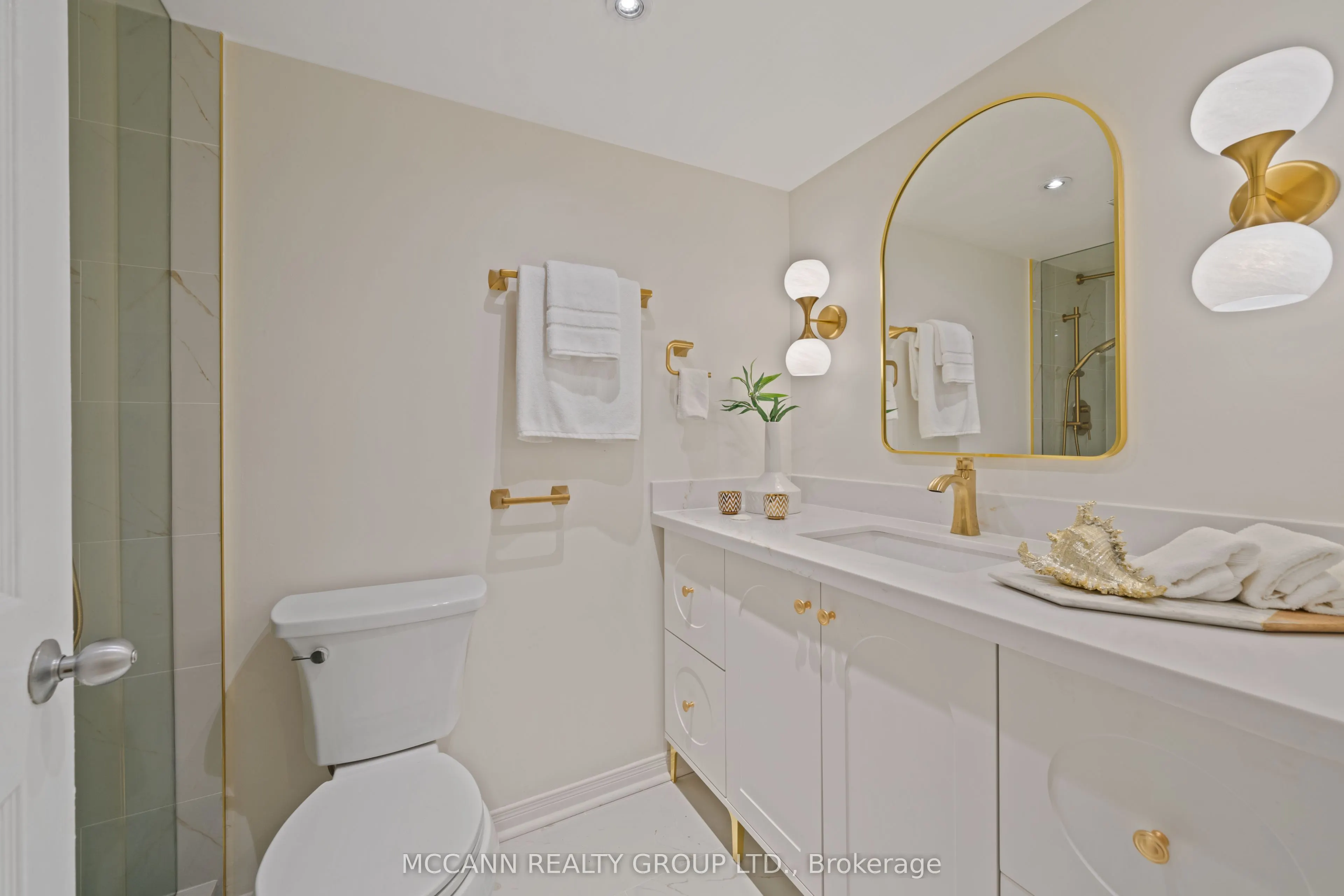 360 Bloor Street E #301