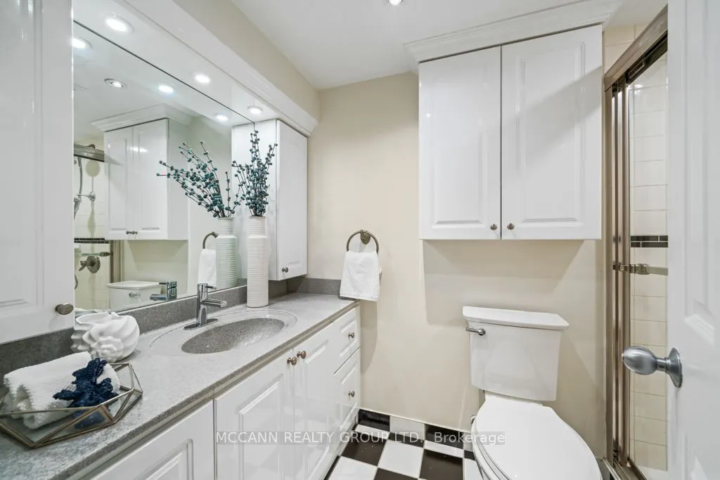 360 Bloor Street E #301