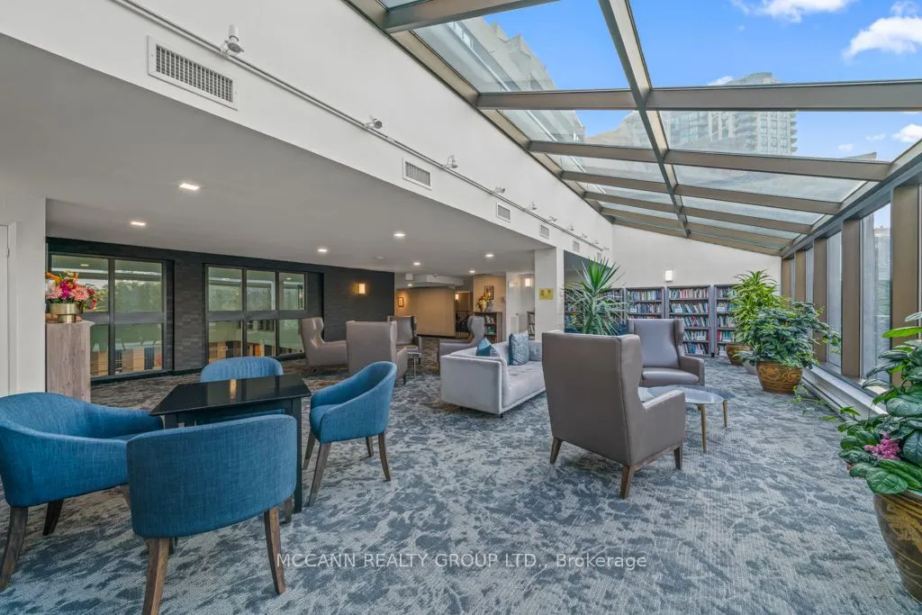 360 Bloor Street E #301