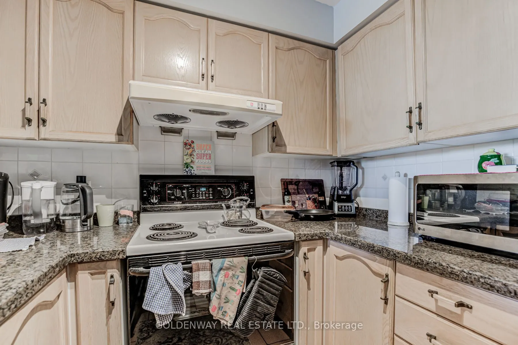 18 Pemberton Avenue #402