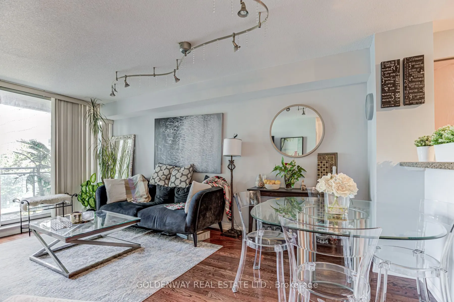 18 Pemberton Avenue #402
