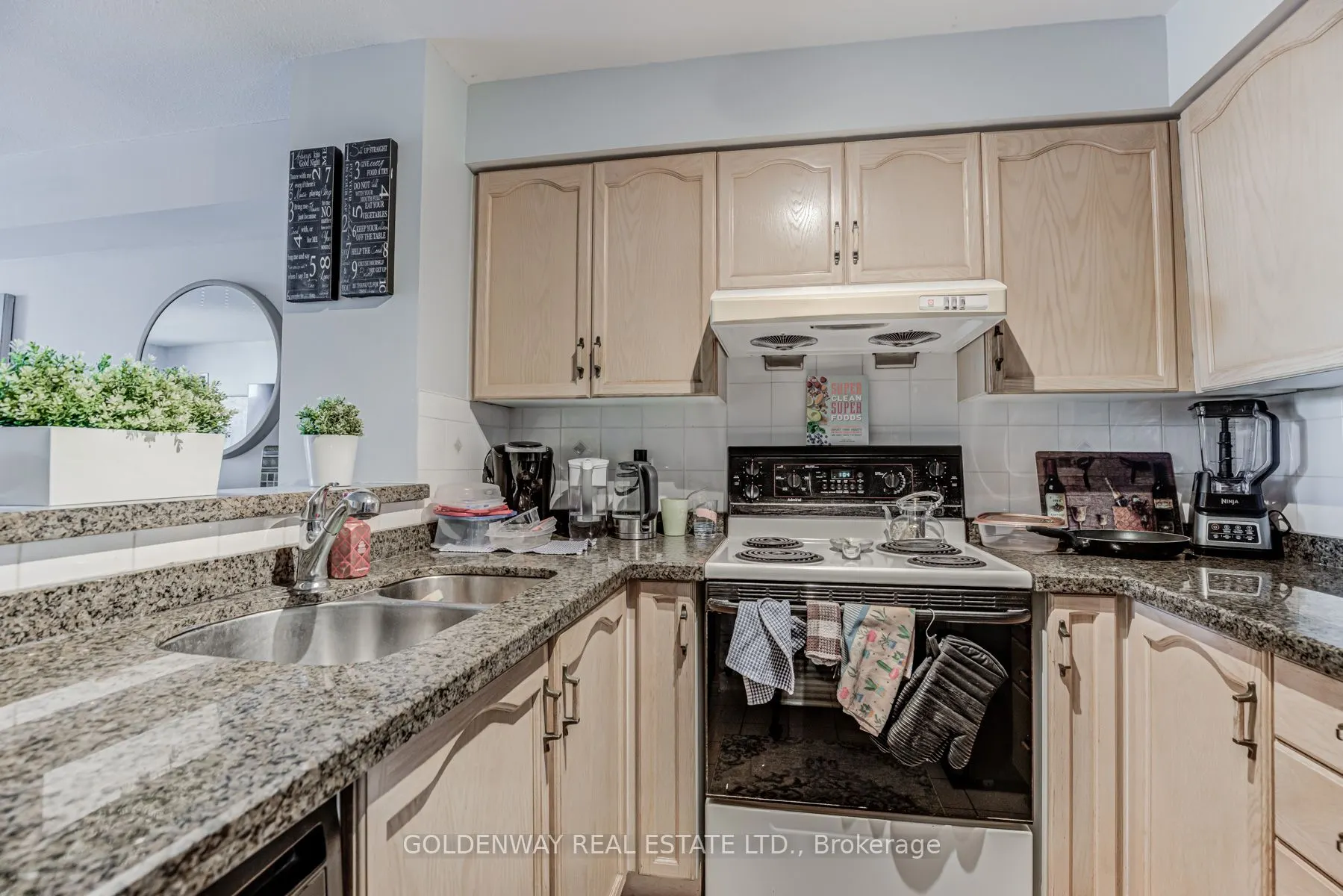 18 Pemberton Avenue #402