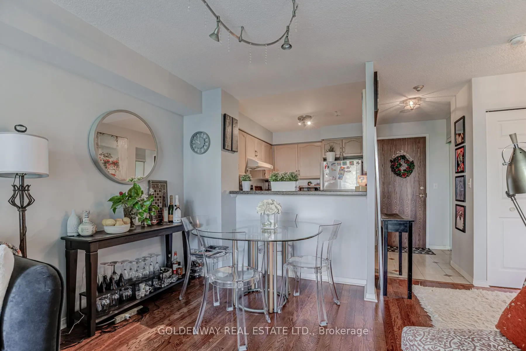 18 Pemberton Avenue #402