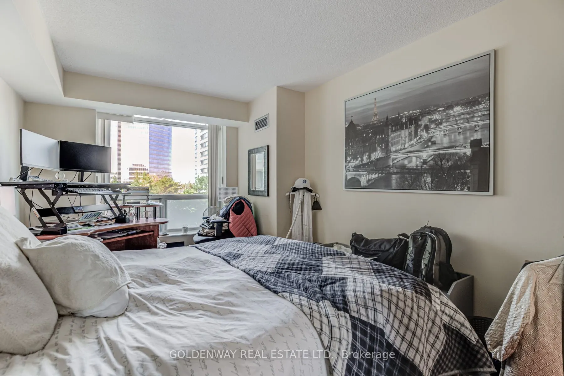 18 Pemberton Avenue #402