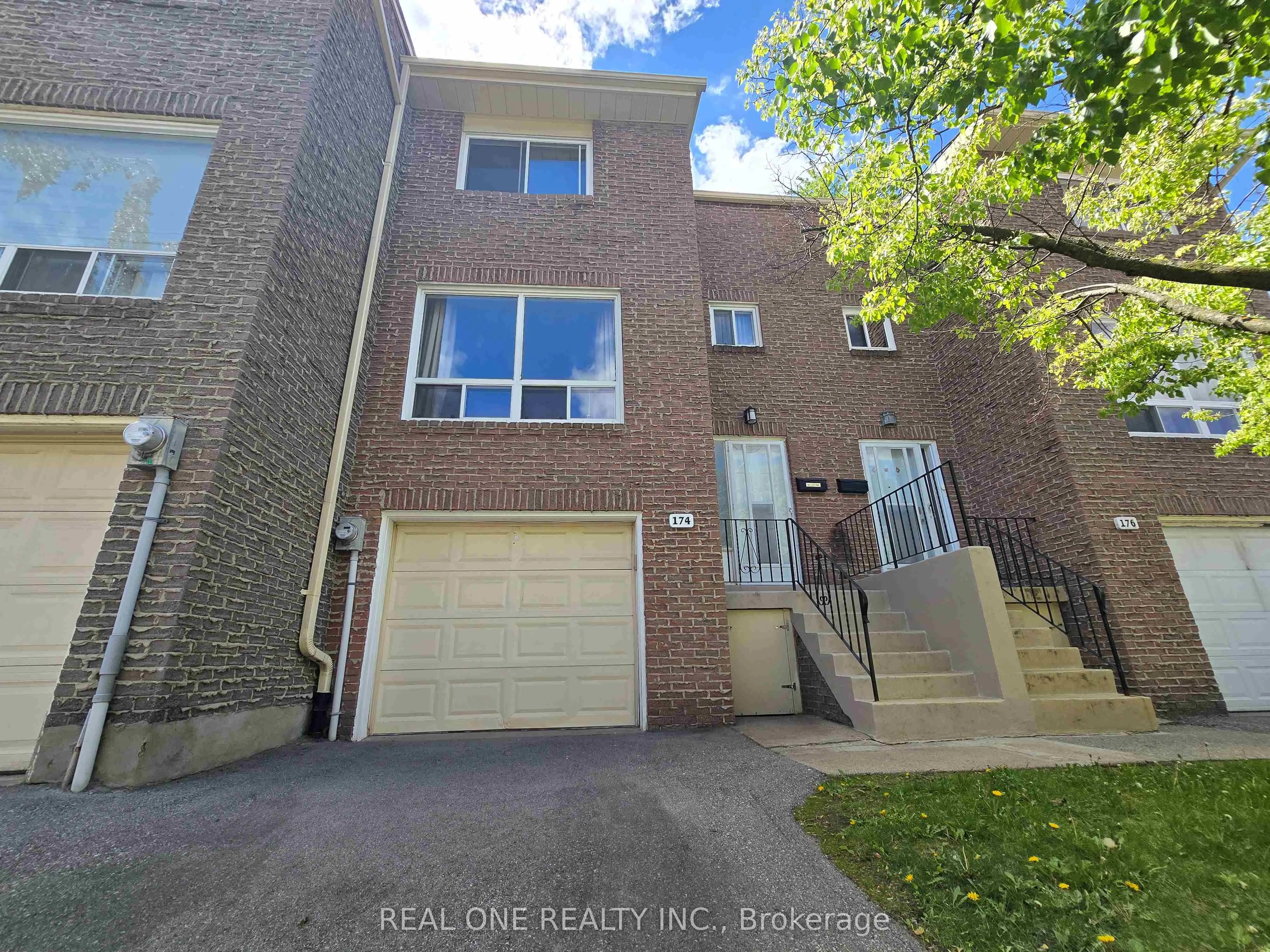 174 Rusty Crestway #15