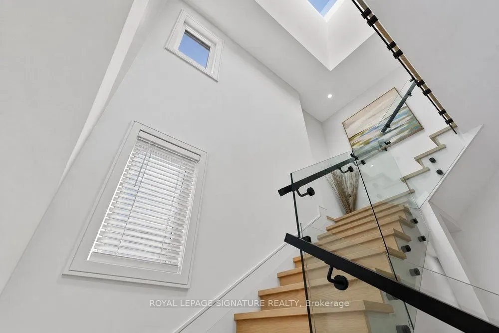 339 Broadway Avenue