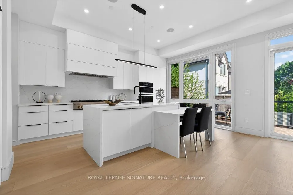 339 Broadway Avenue