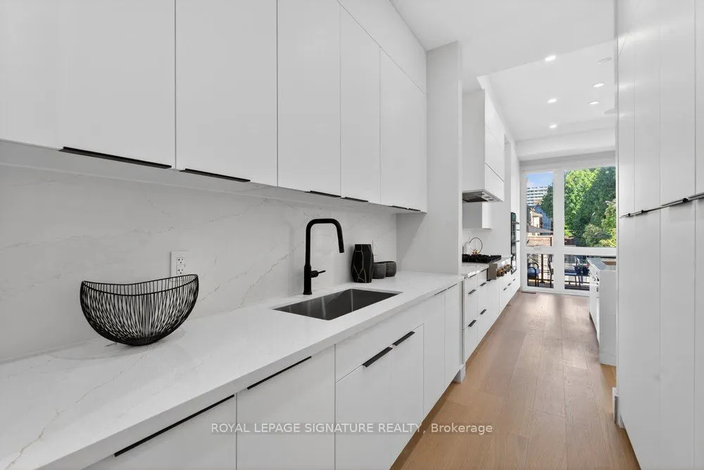 339 Broadway Avenue