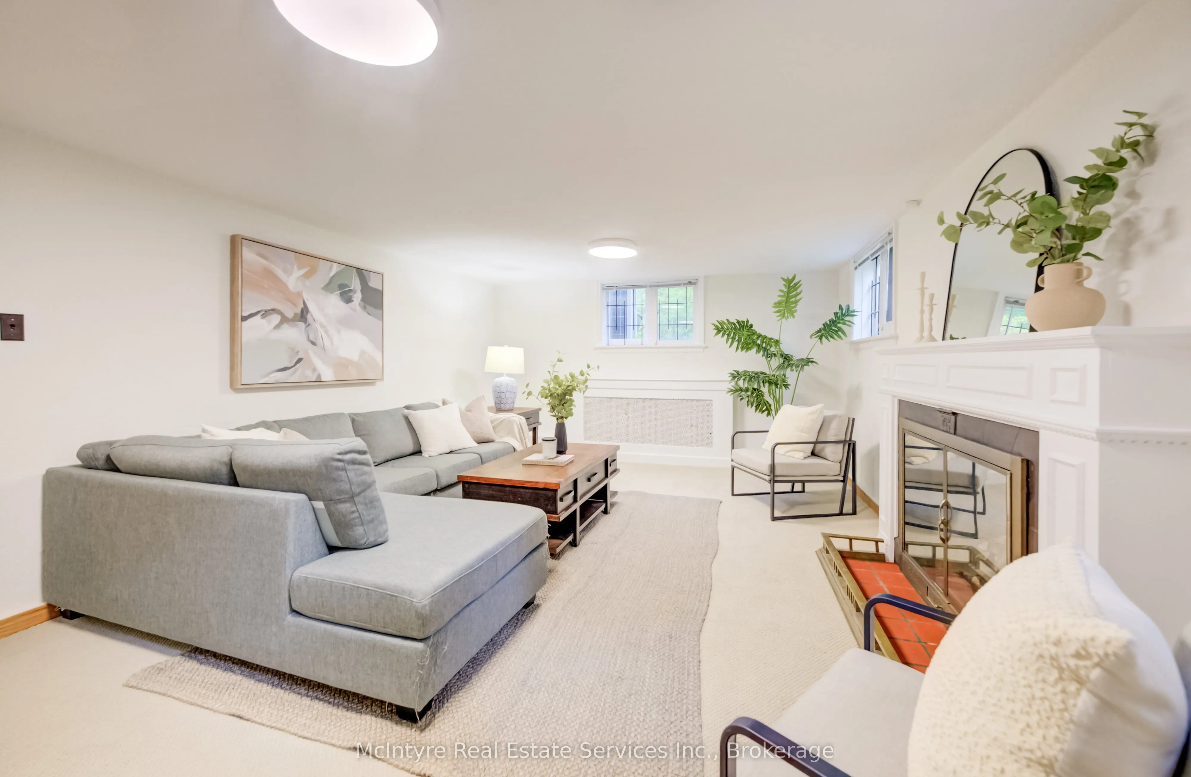 560 Blythwood Road