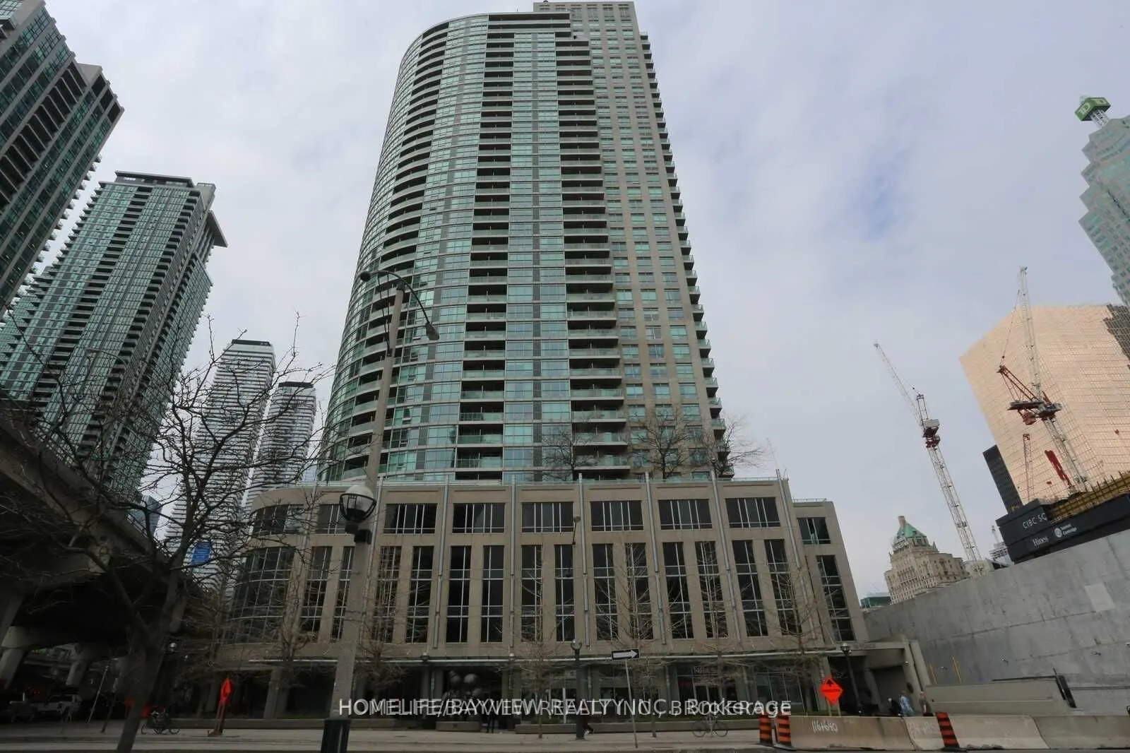 18 Yonge Street #915