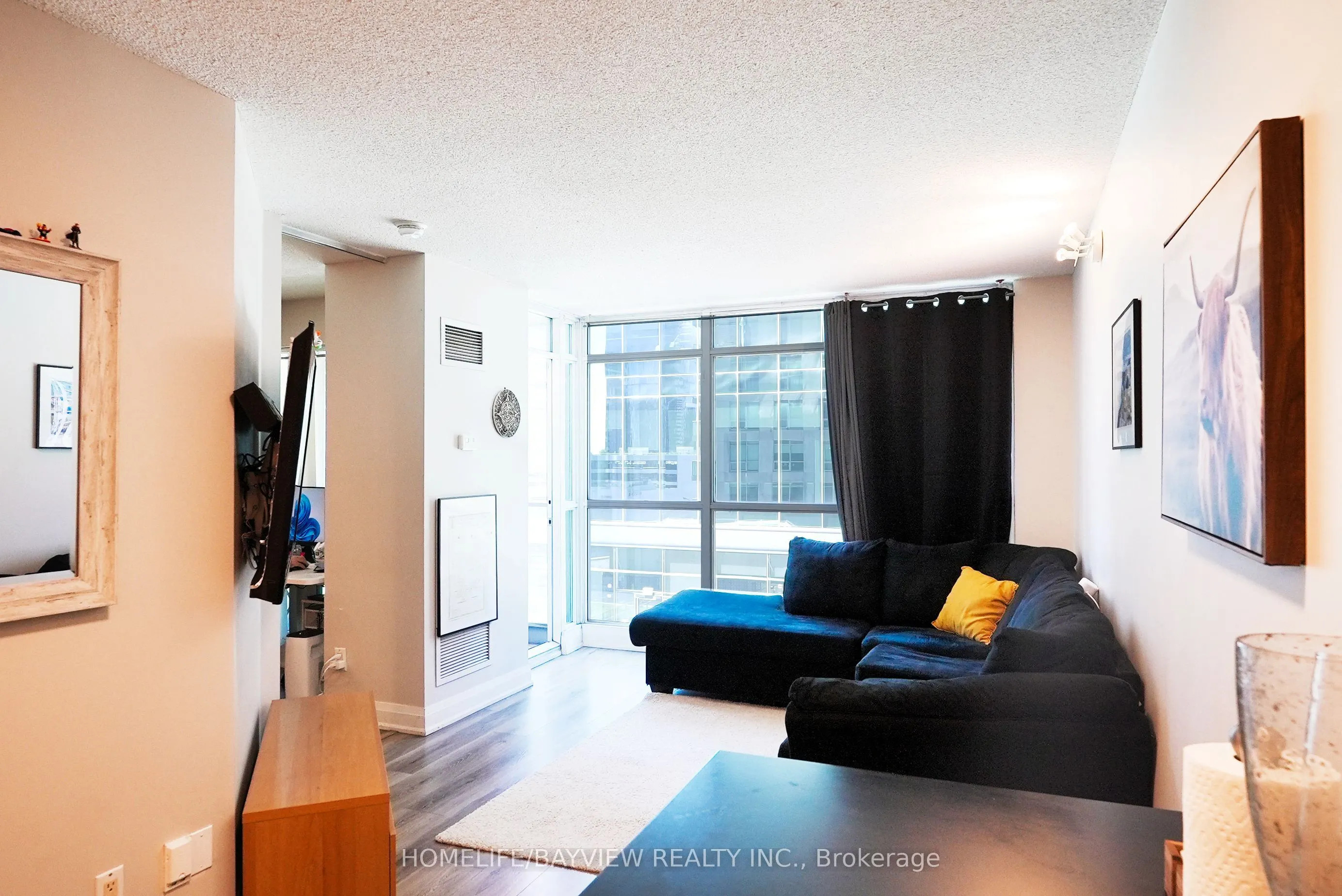 18 Yonge Street #915