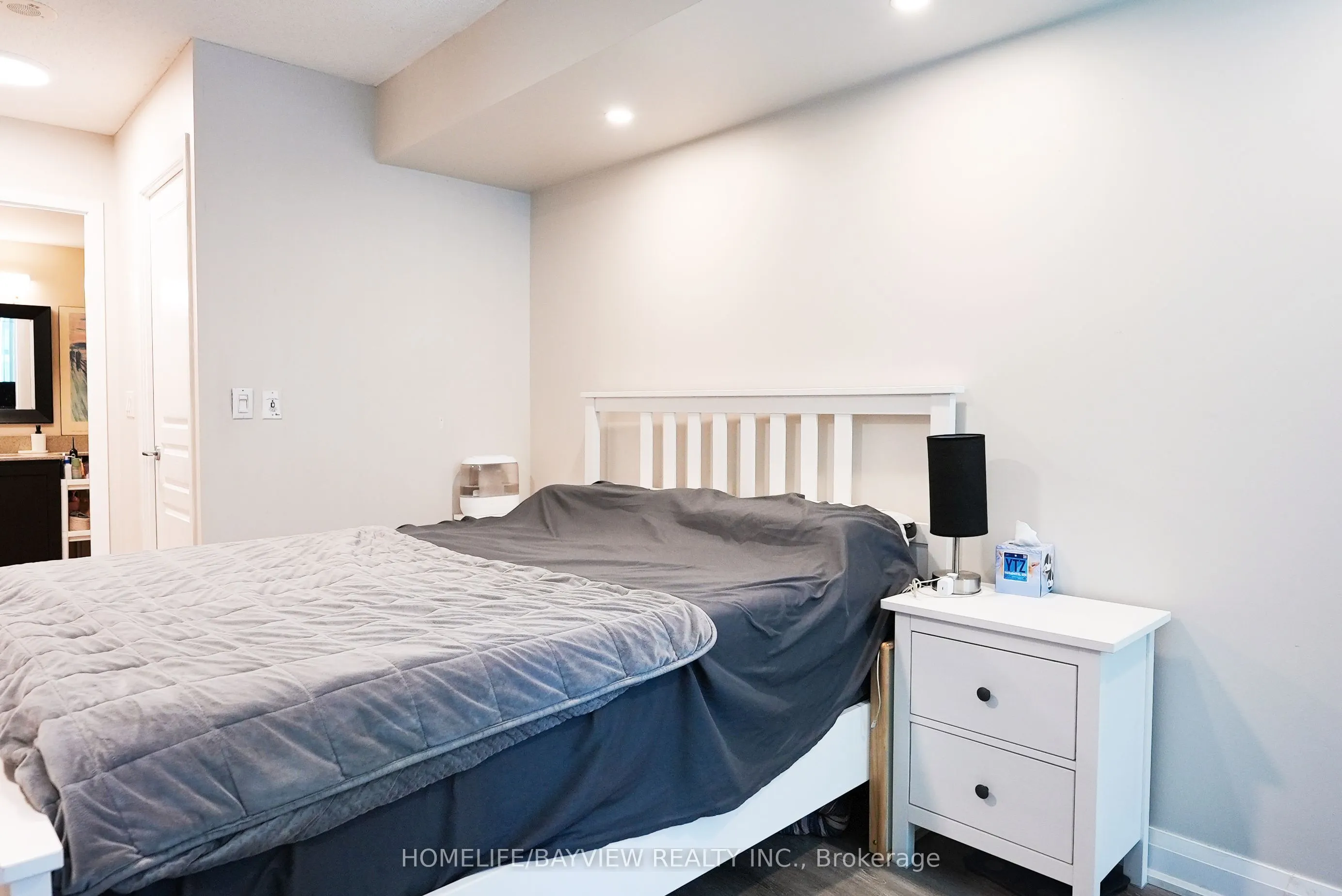 18 Yonge Street #915