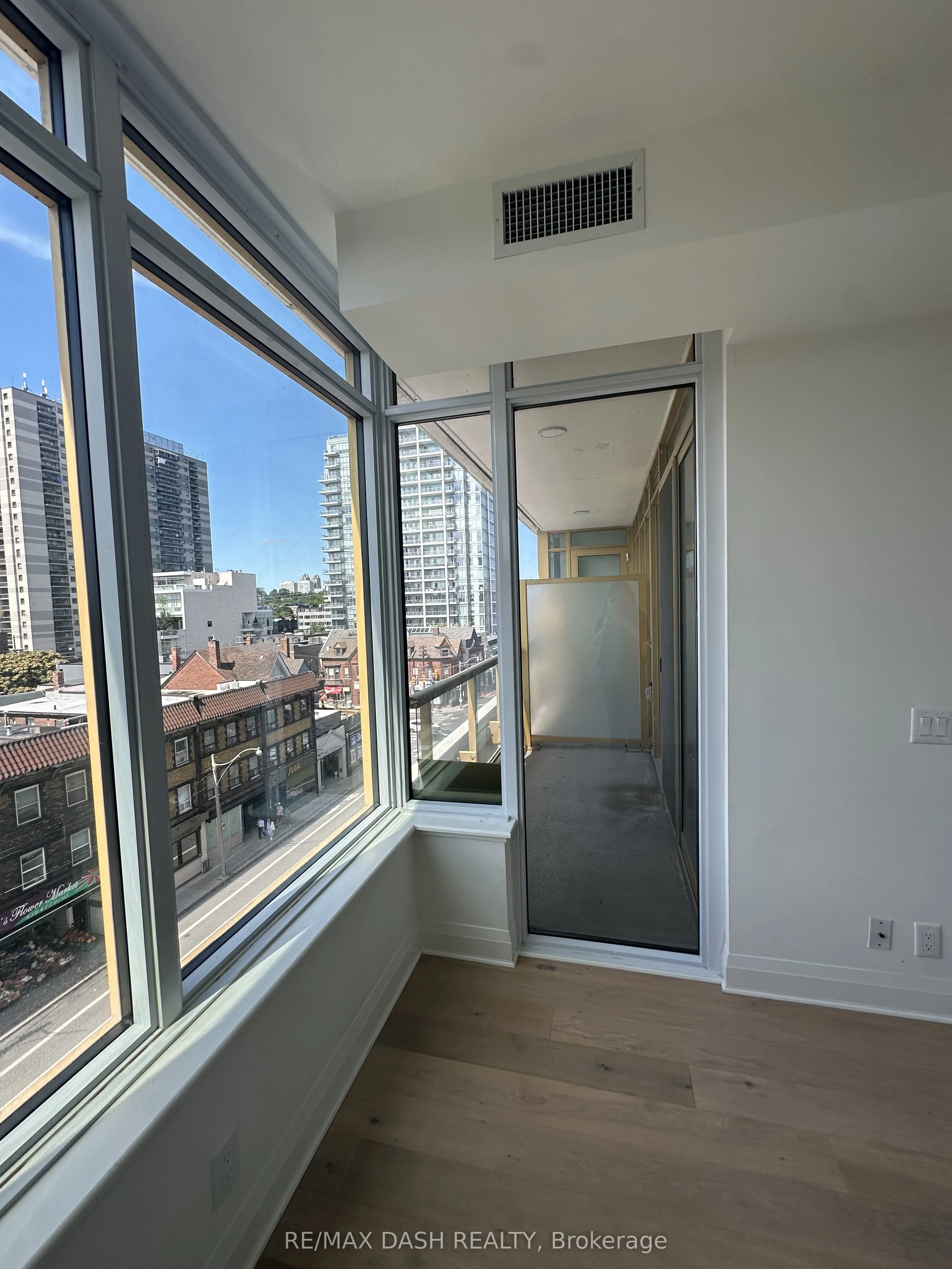 151 Avenue Road #501