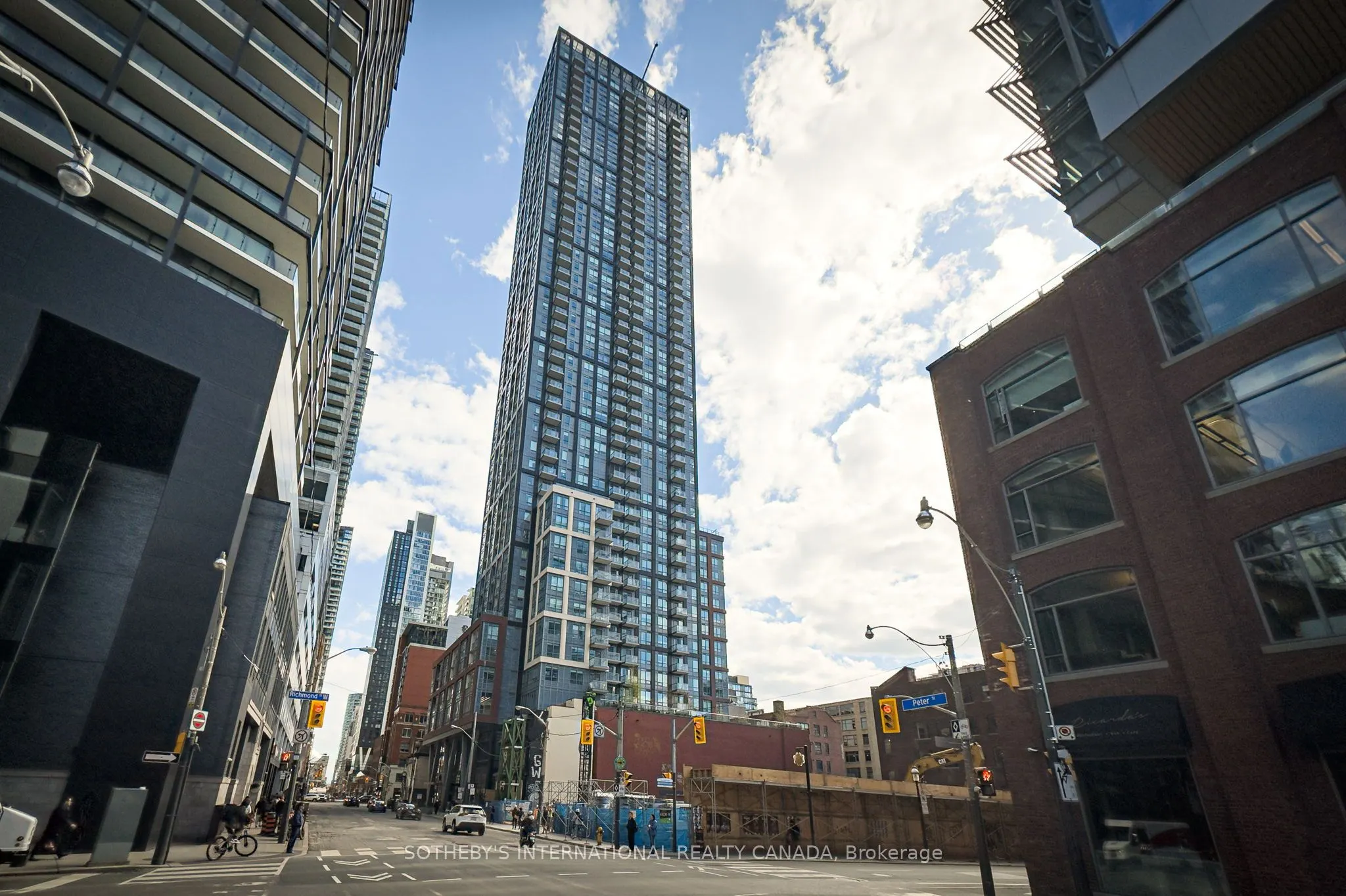108 Peter Street #611