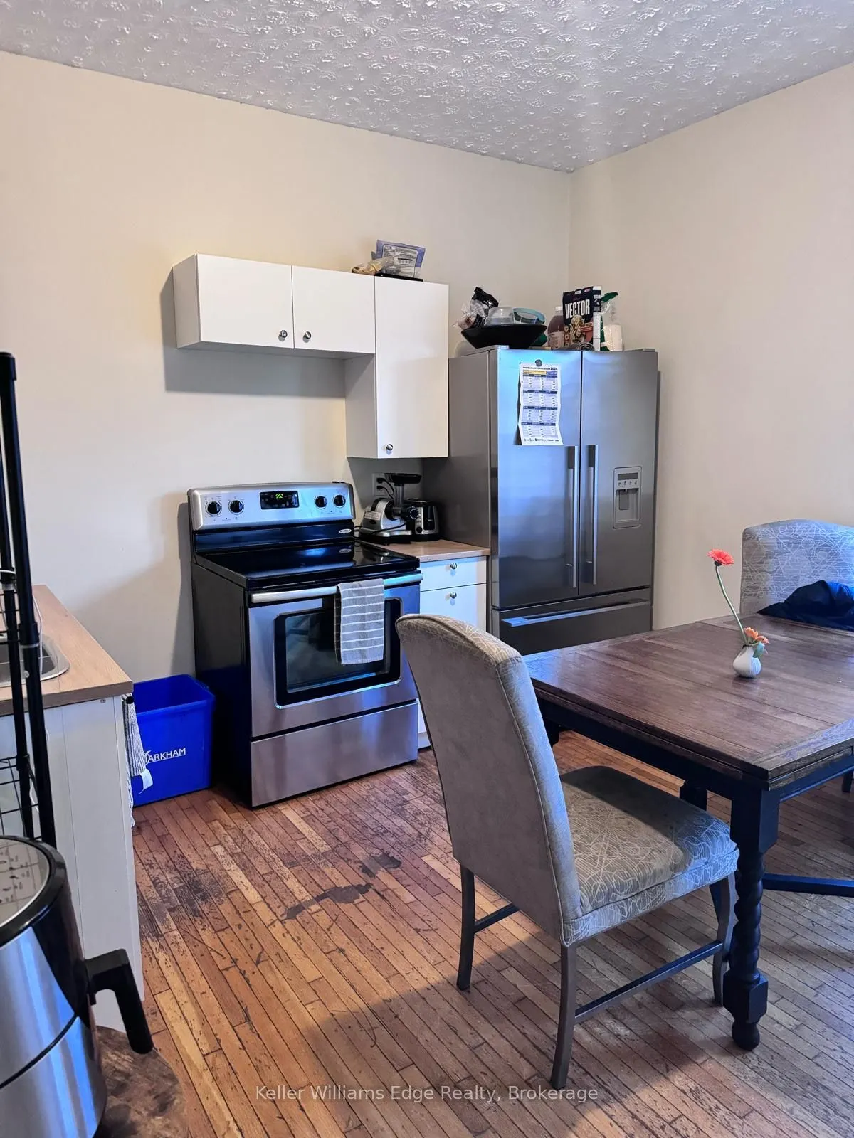 842 King Street W