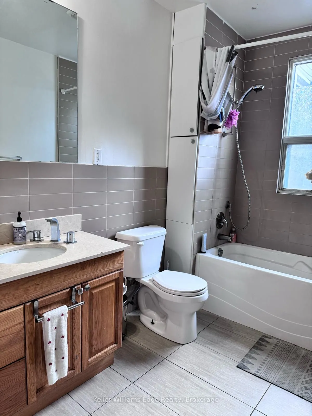 842 King Street W