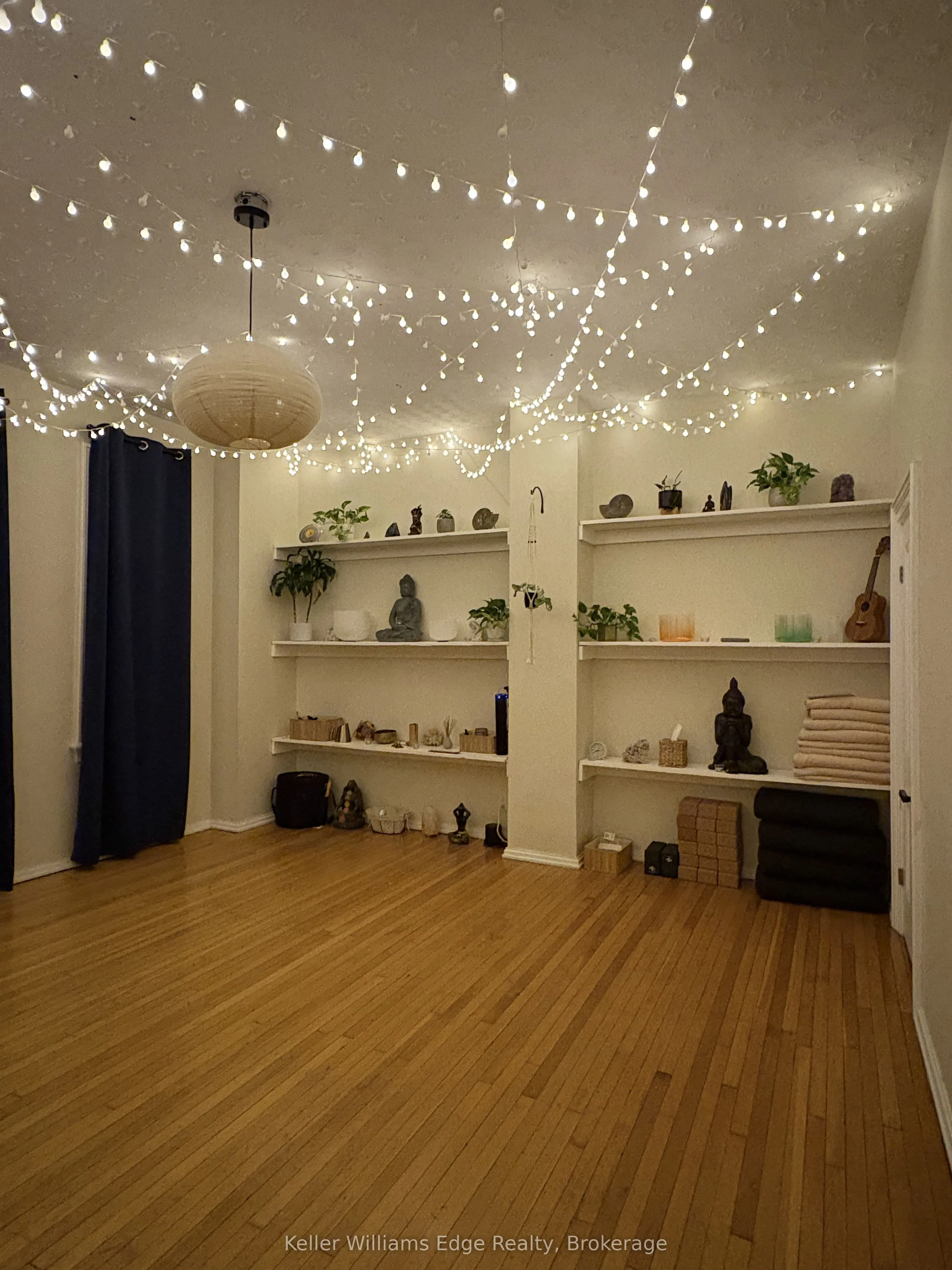 842 King Street W