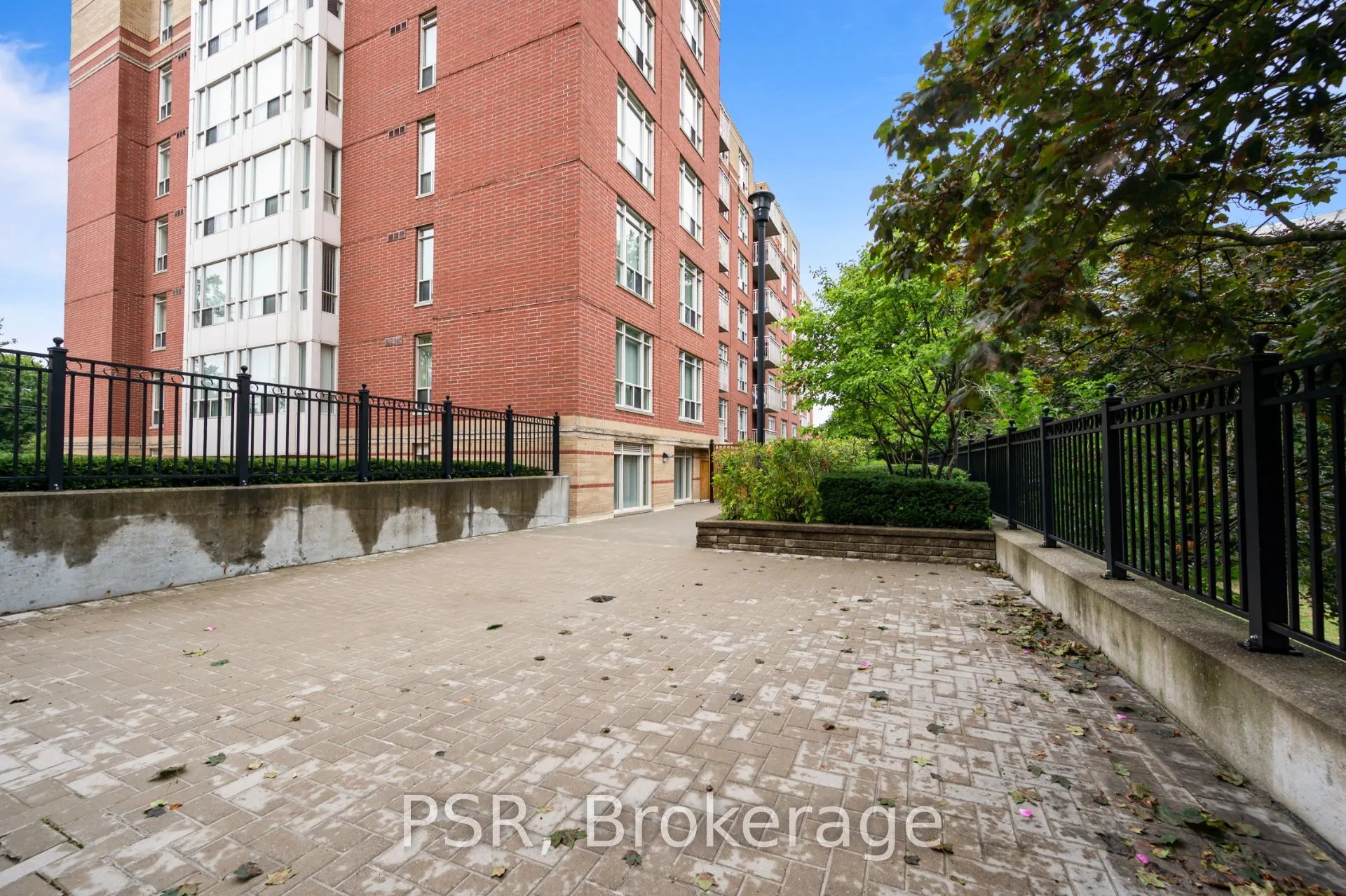 515 Rosewell Avenue #104