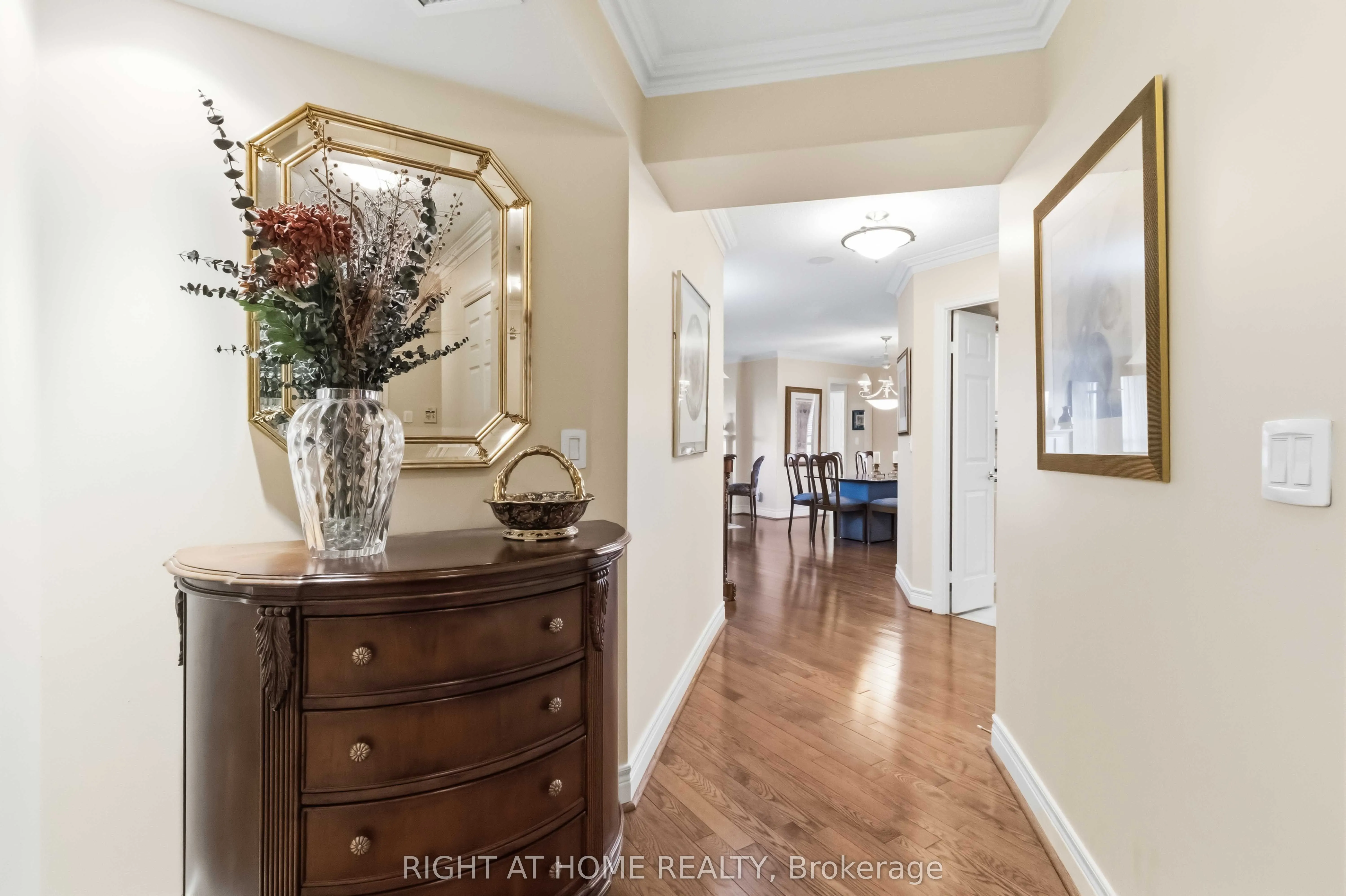 89 Skymark Drive #609