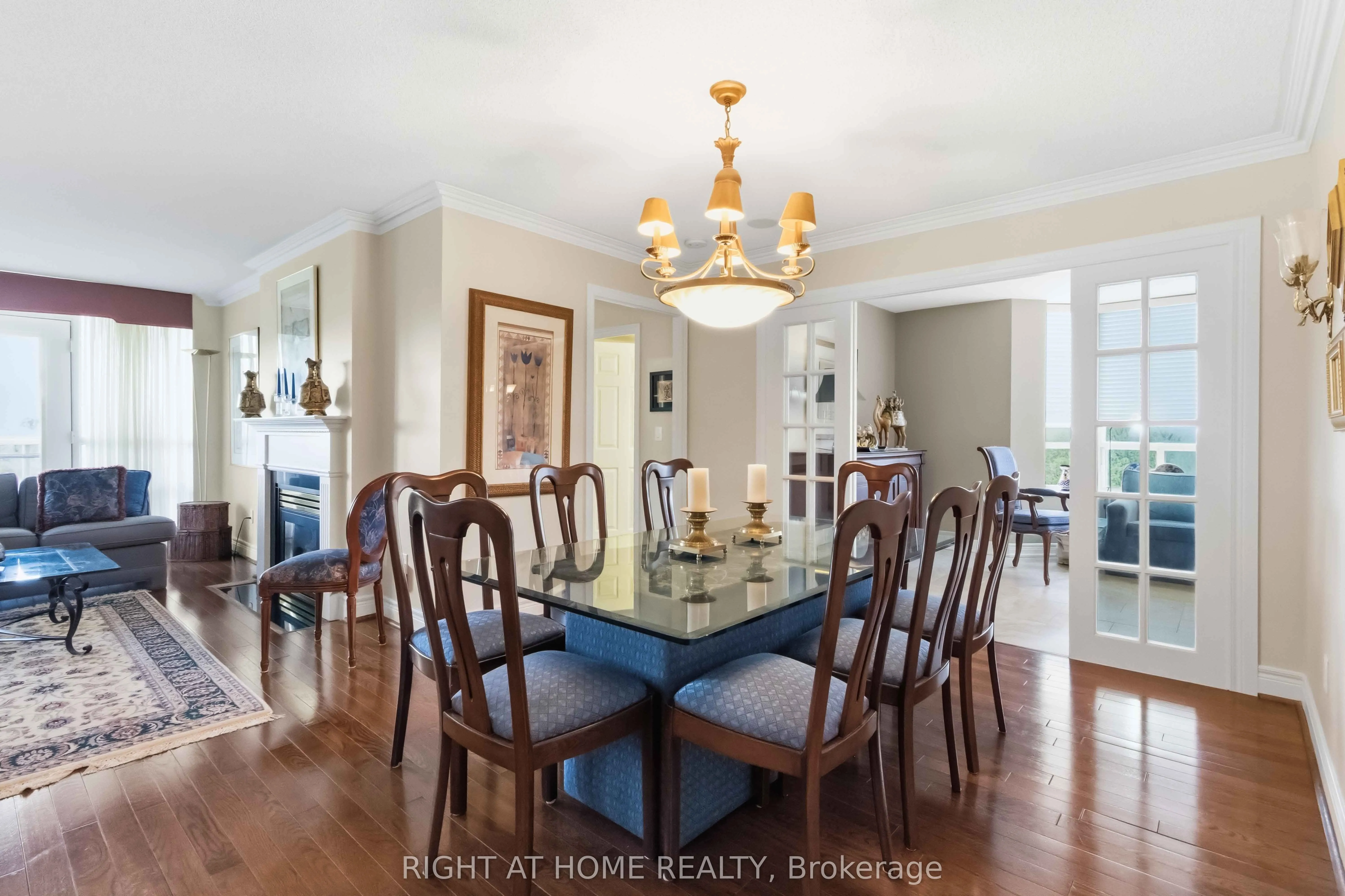 89 Skymark Drive #609