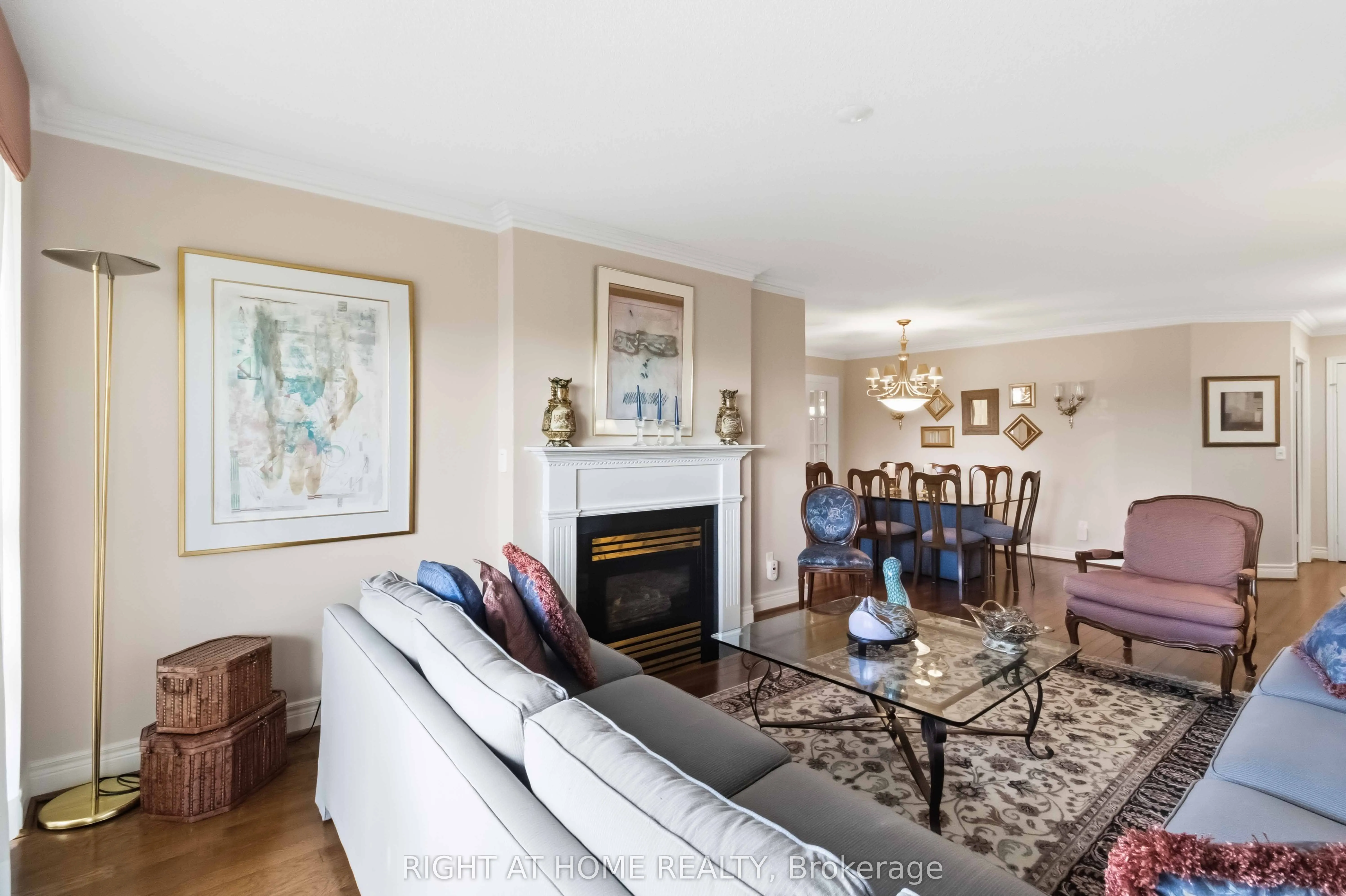 89 Skymark Drive #609
