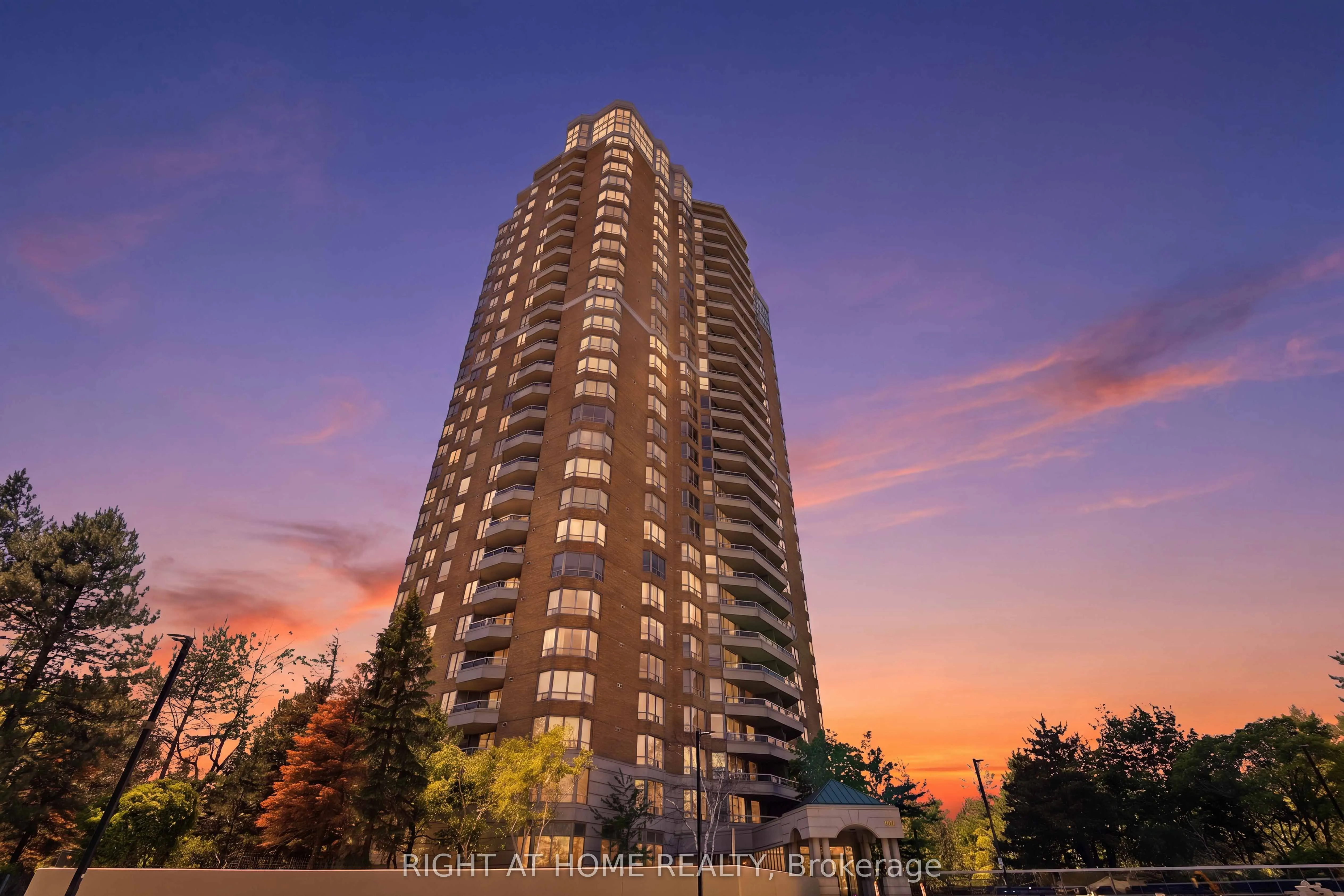 89 Skymark Drive #609