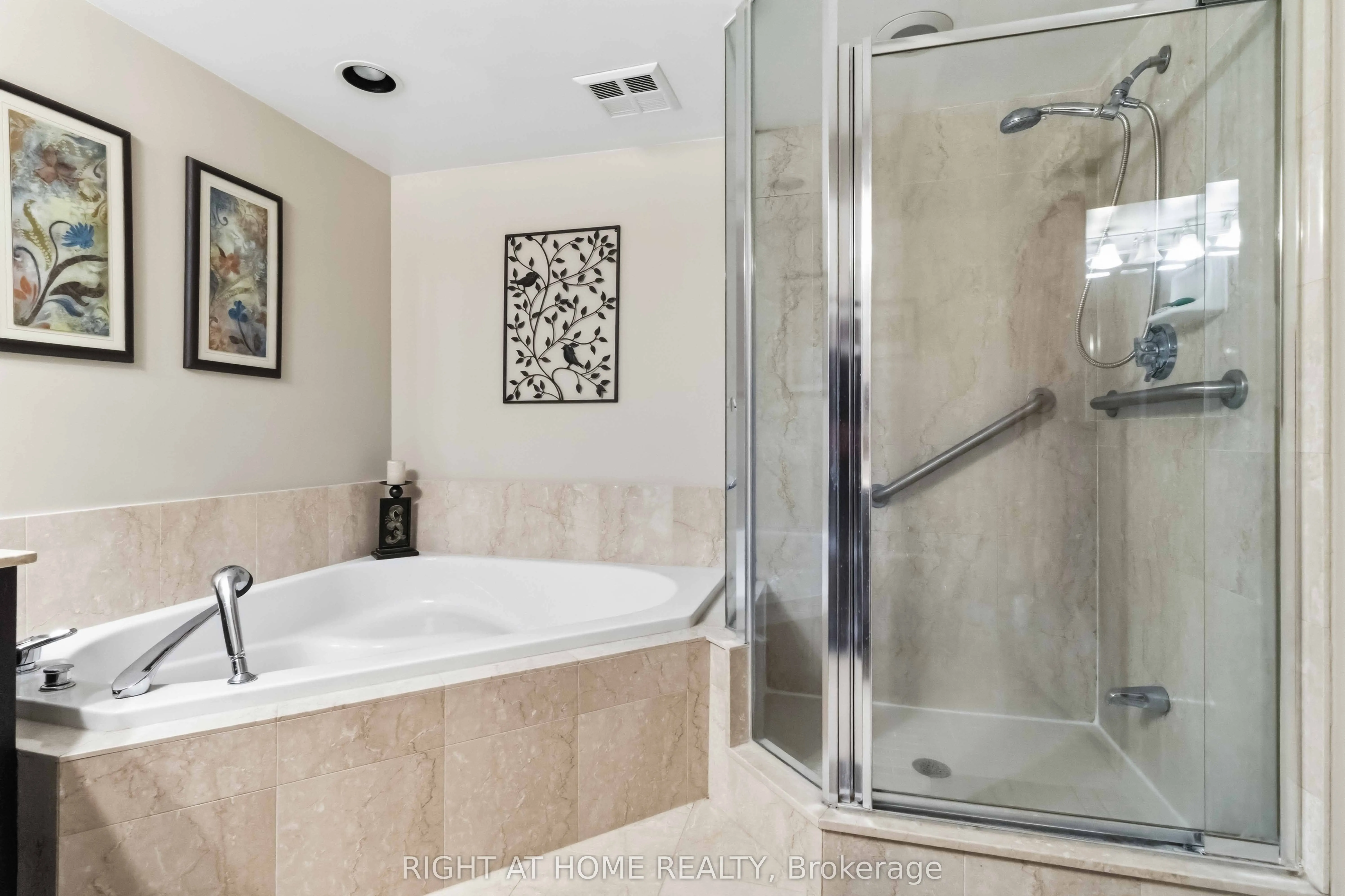 89 Skymark Drive #609