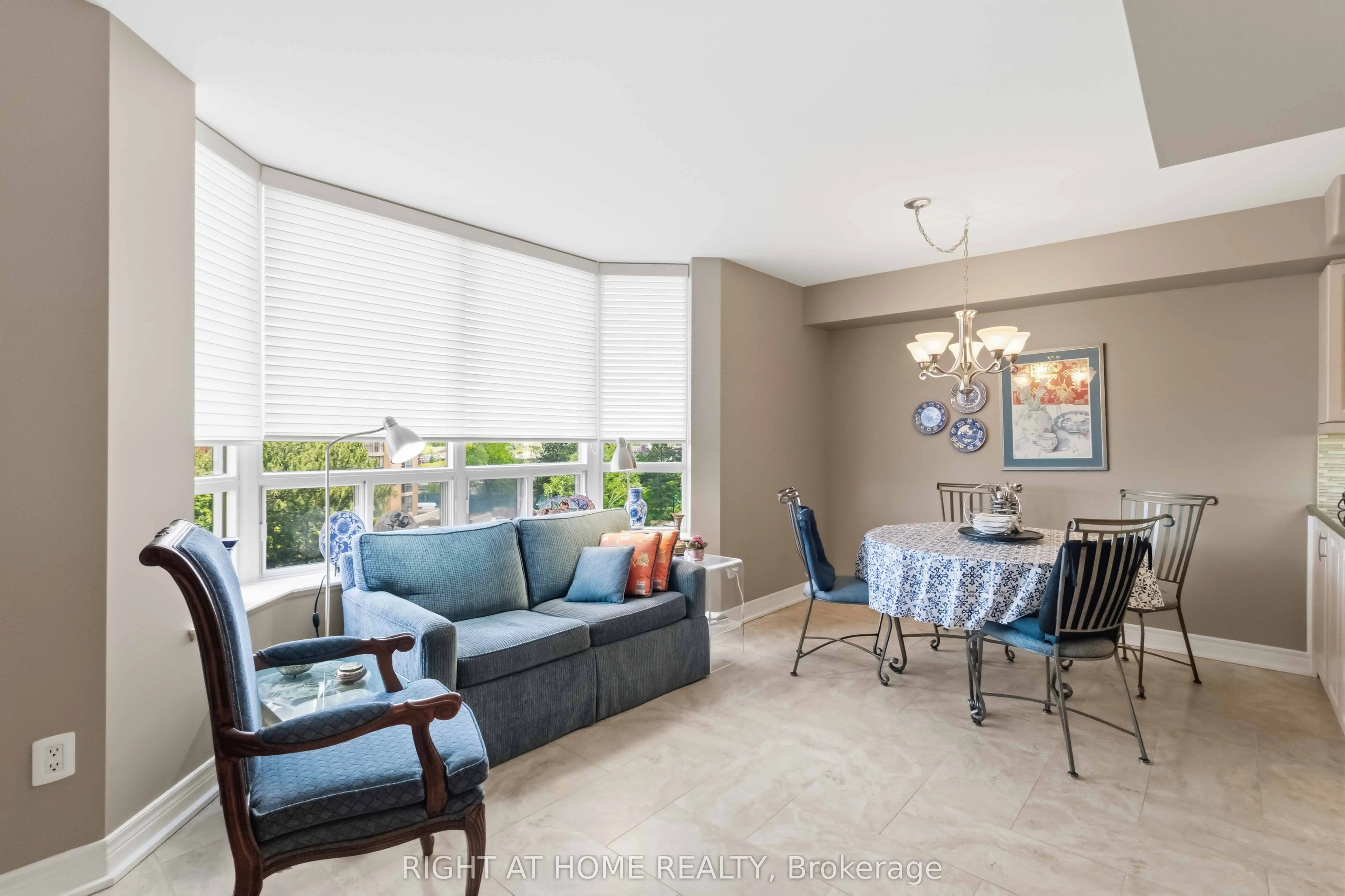 89 Skymark Drive #609