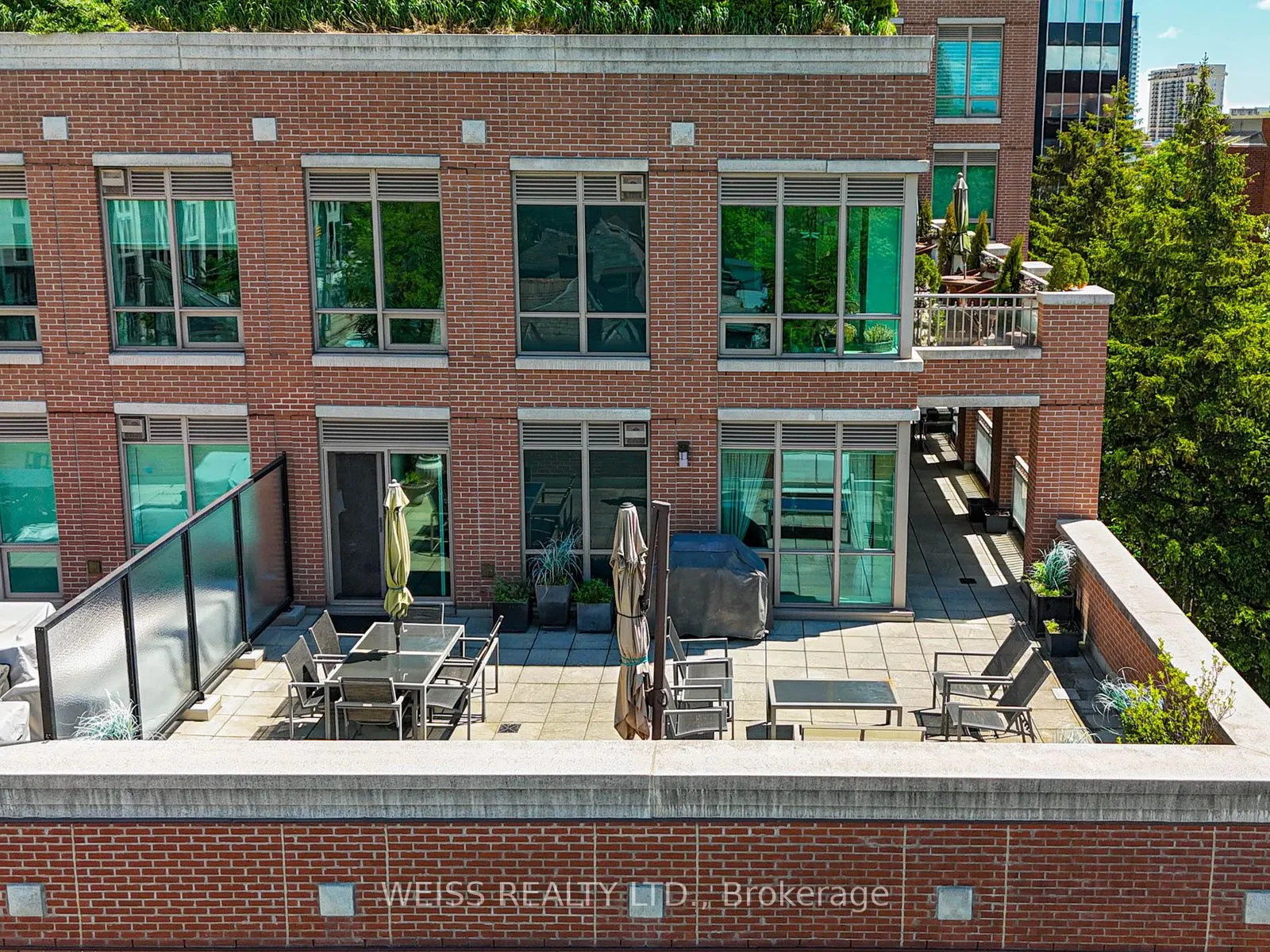 155 St Clair Avenue W #506