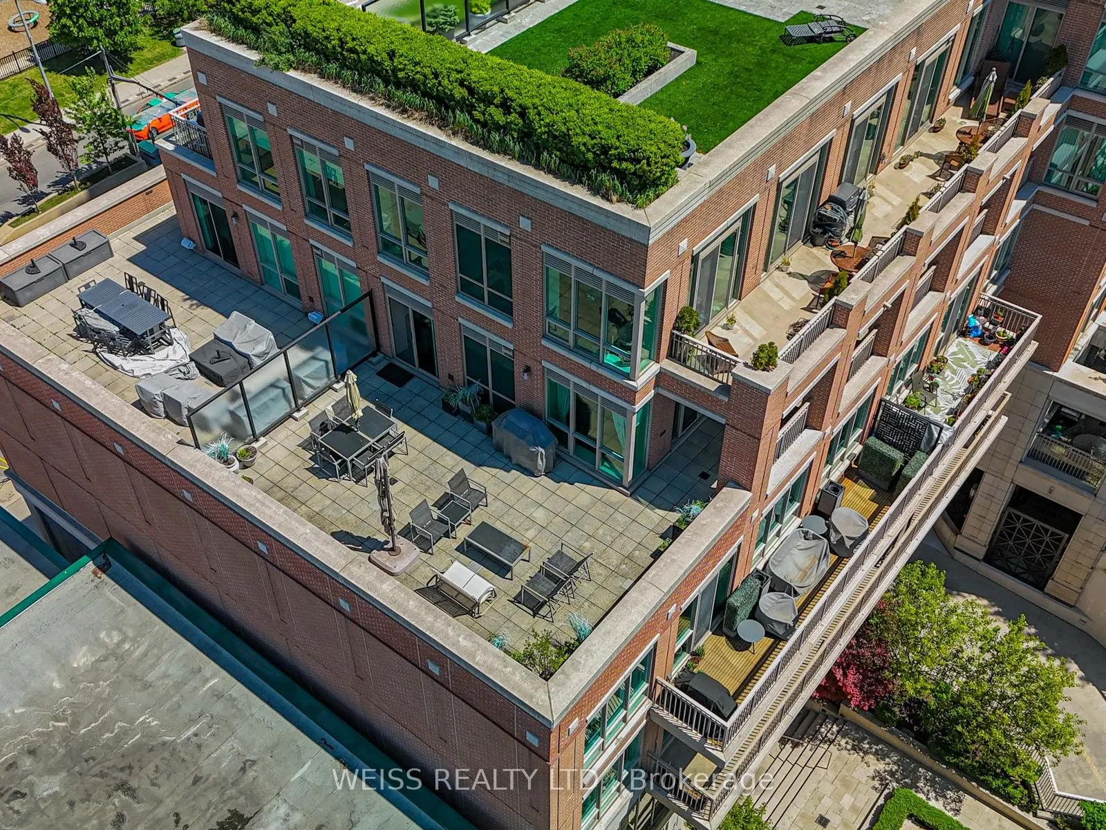 155 St Clair Avenue W #506