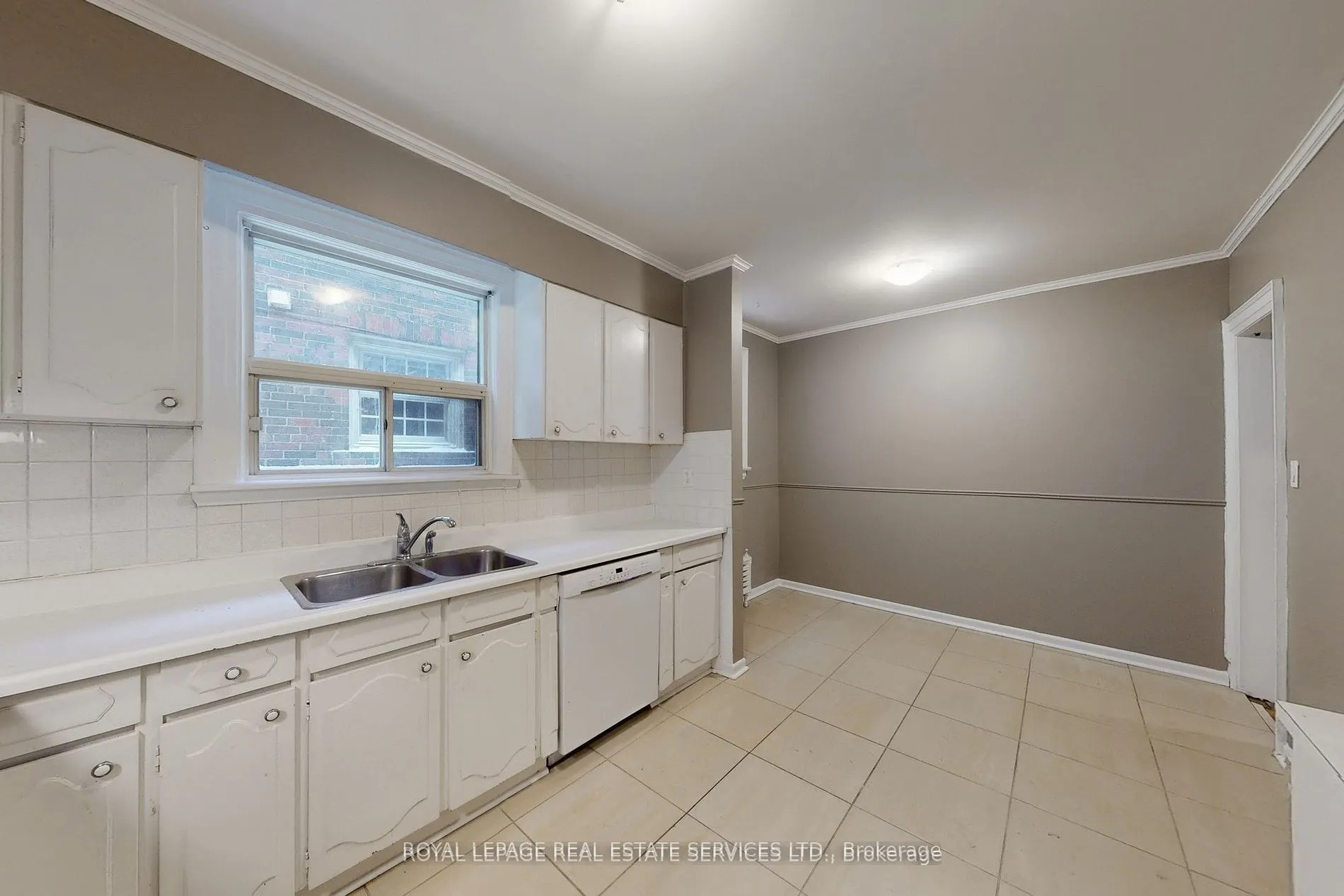 89 Oriole Parkway