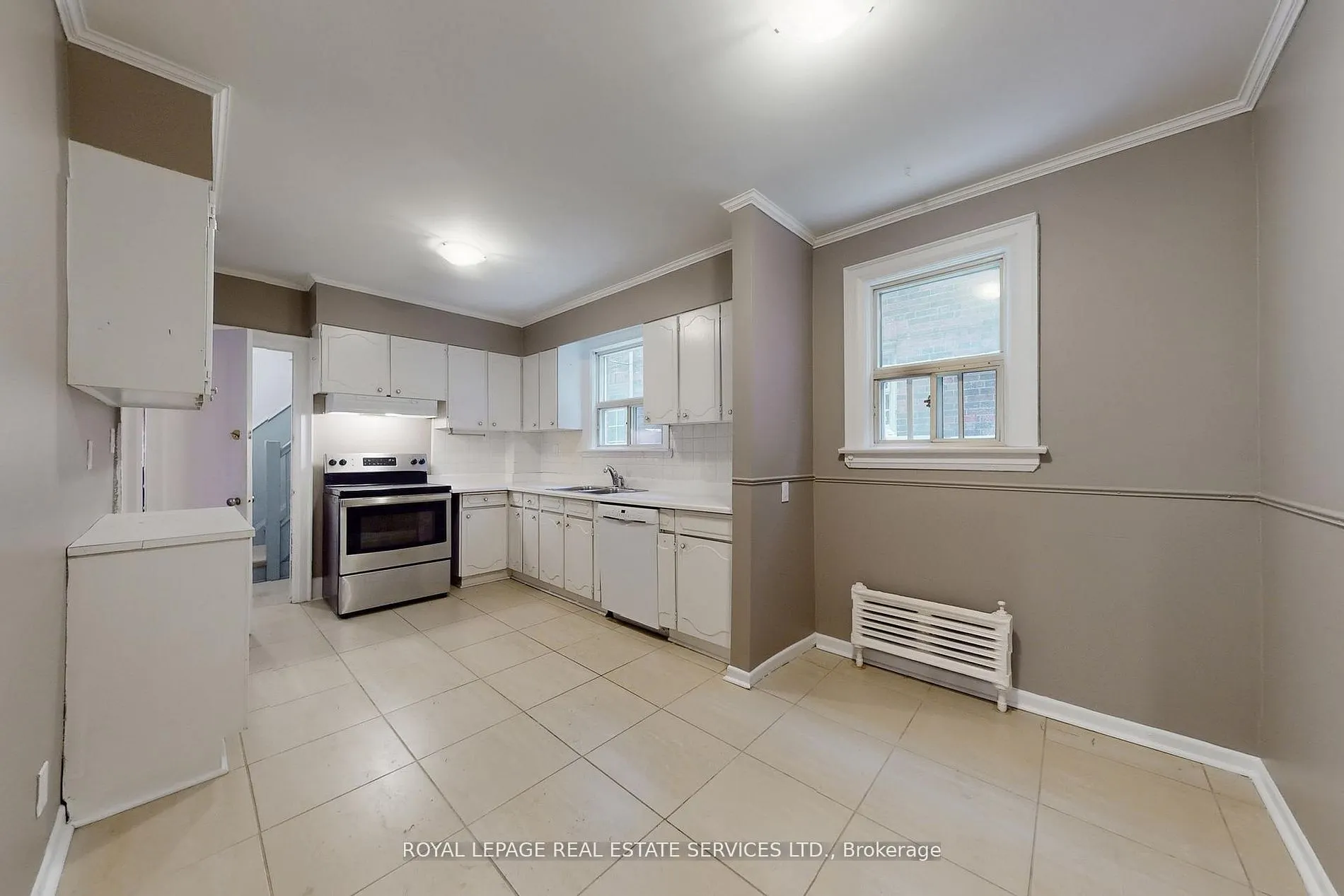 89 Oriole Parkway