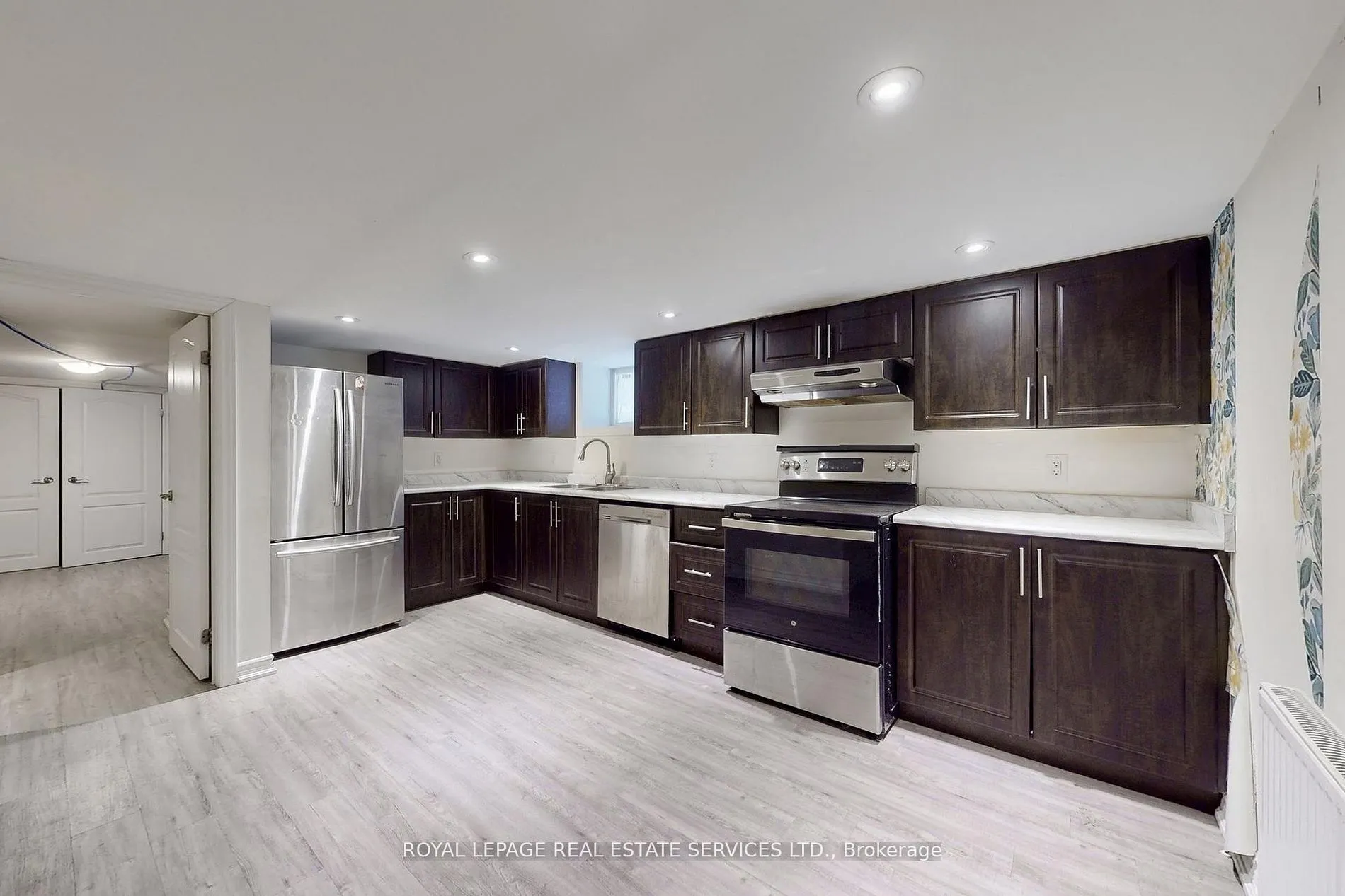 89 Oriole Parkway
