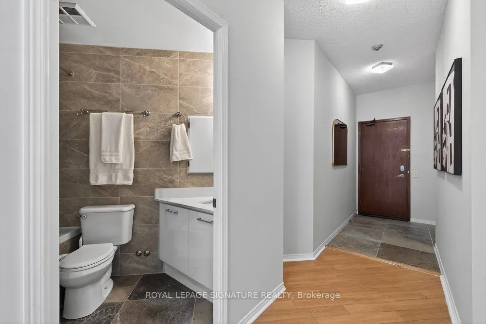 555 Yonge Street #707