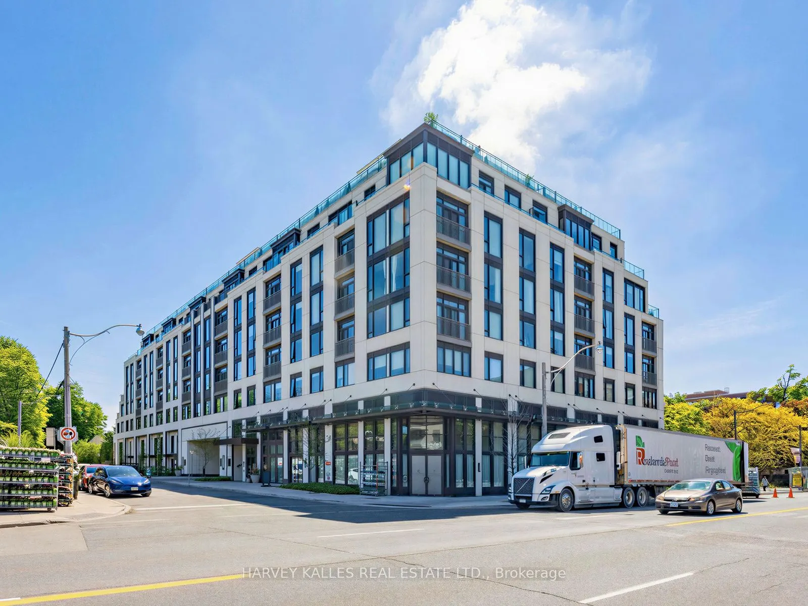 1 Strathgowan Avenue #605