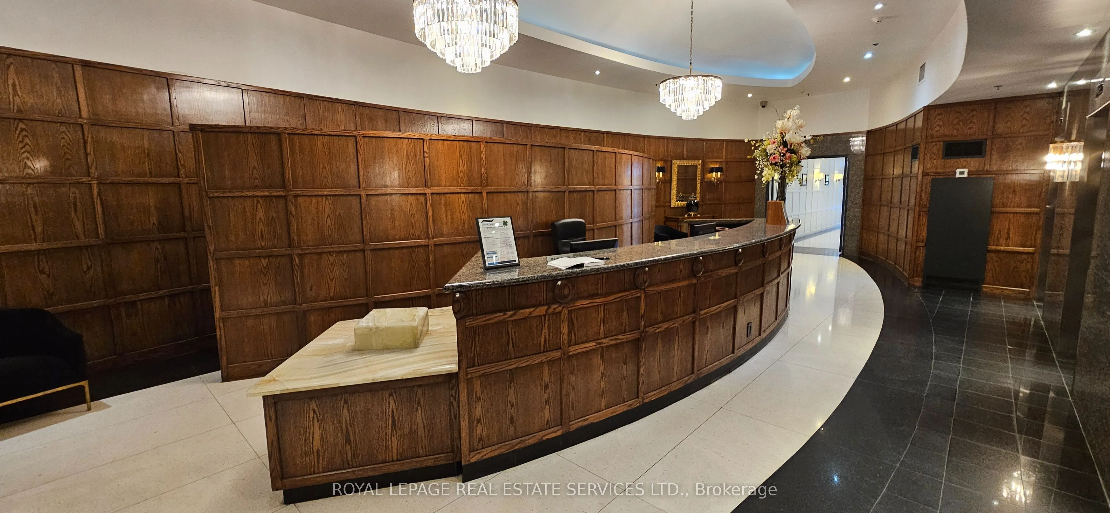 102 Bloor Street W #306