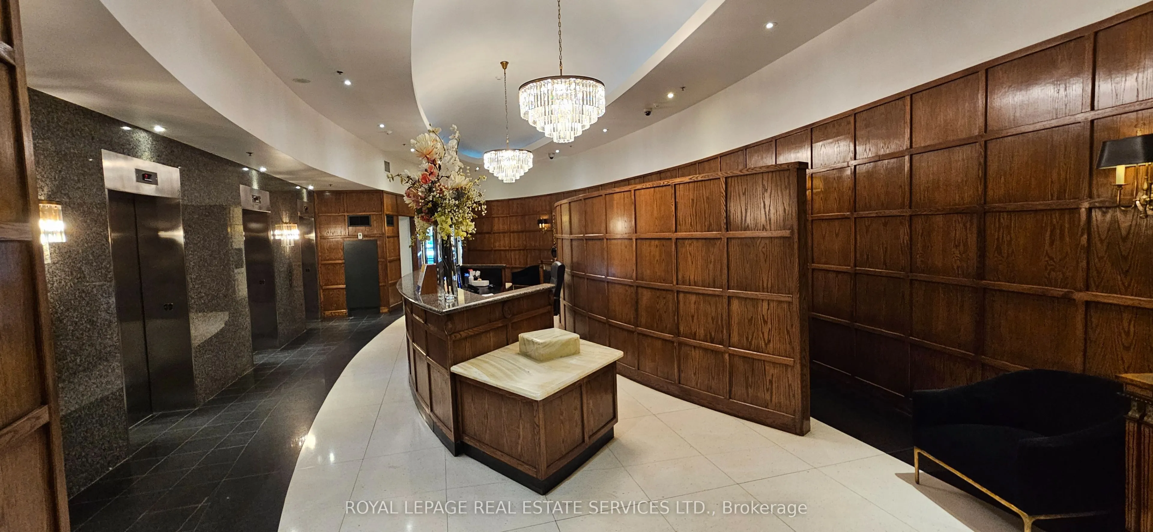 102 Bloor Street W #306